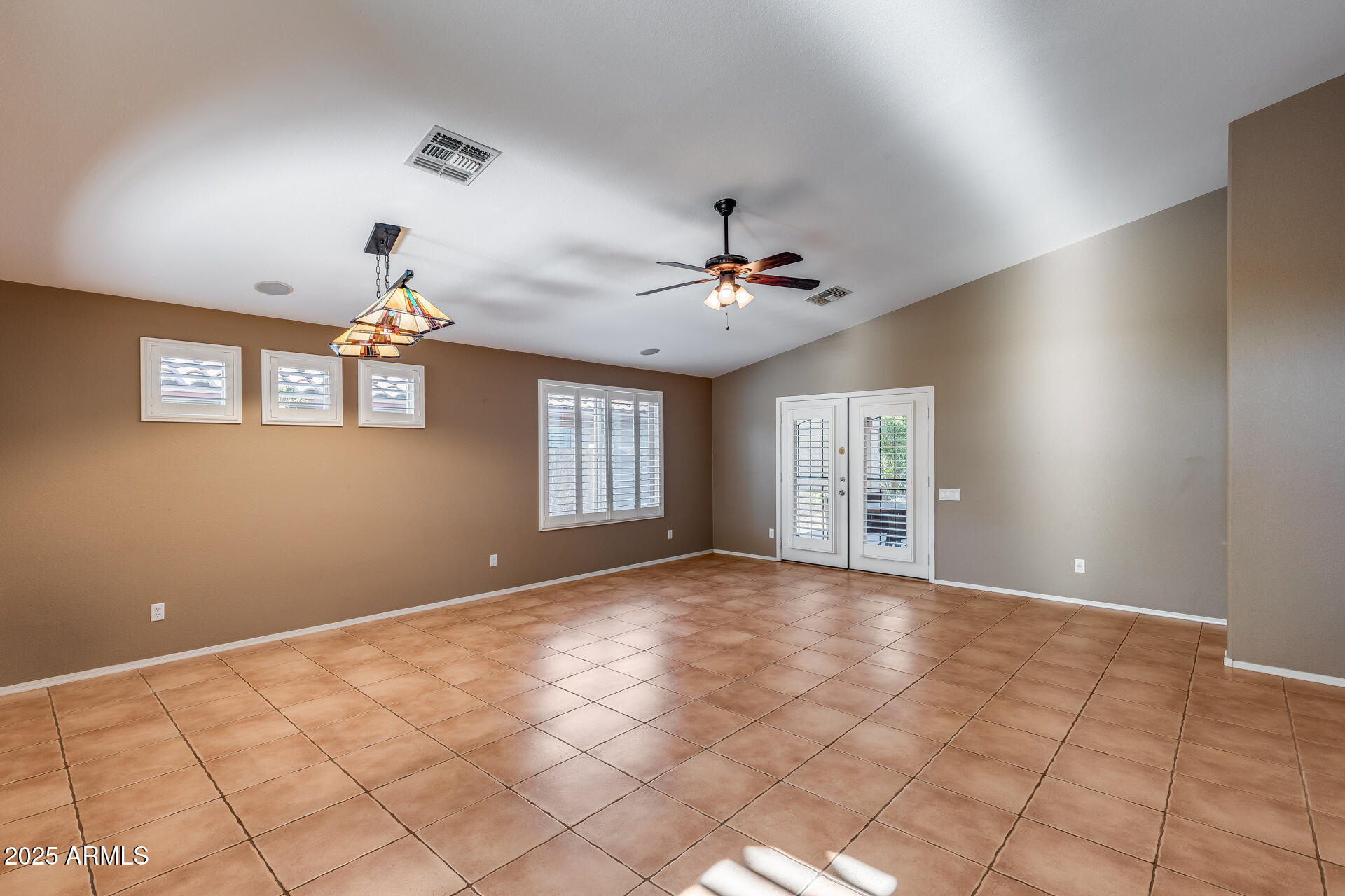 10588 E DUTCHMANS Trail