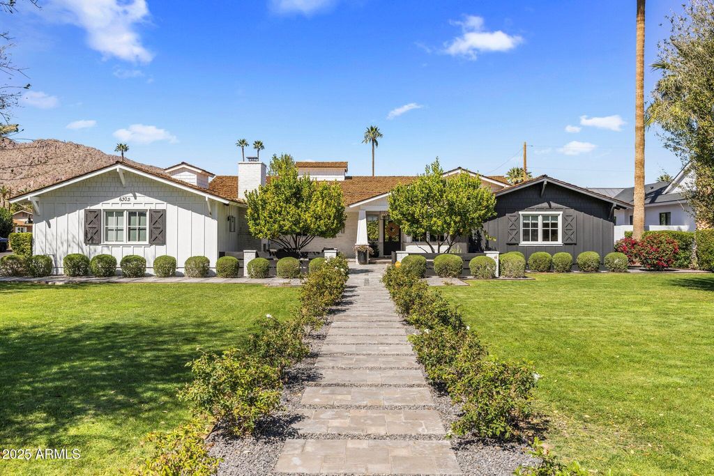 Photo of 6302 E Lafayette Boulevard, Scottsdale, AZ 85251 (MLS # 6937820)