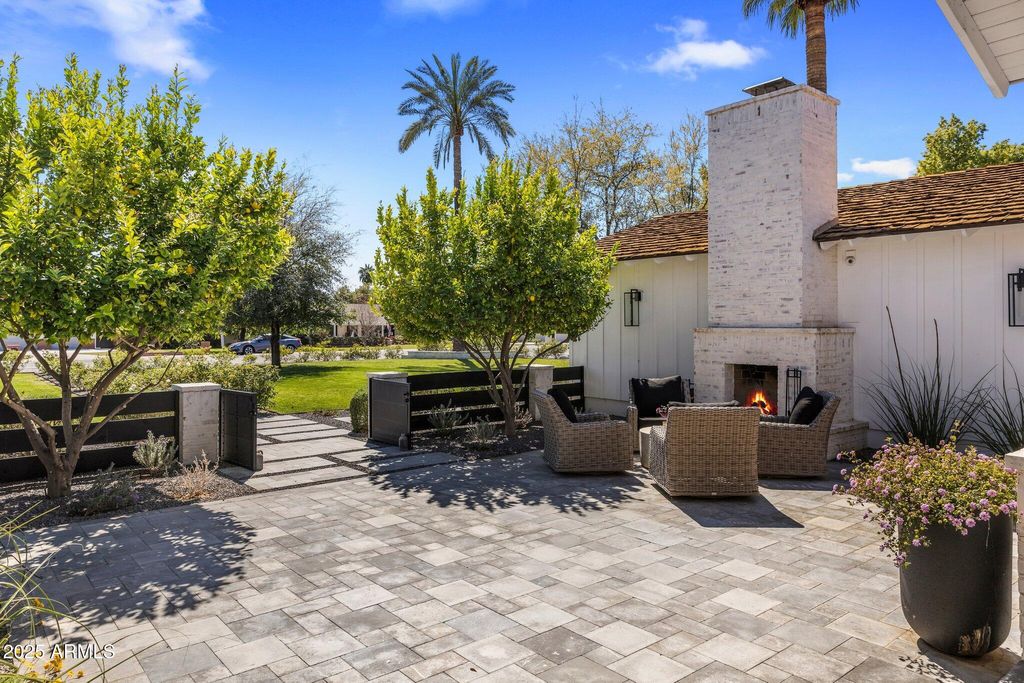 Photo of 6302 E Lafayette Boulevard, Scottsdale, AZ 85251 (MLS # 6937820)