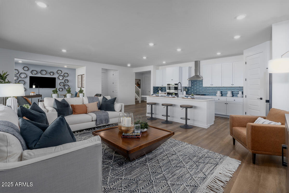 2952 E Augusta Avenue