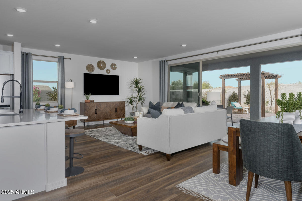 2952 E Augusta Avenue