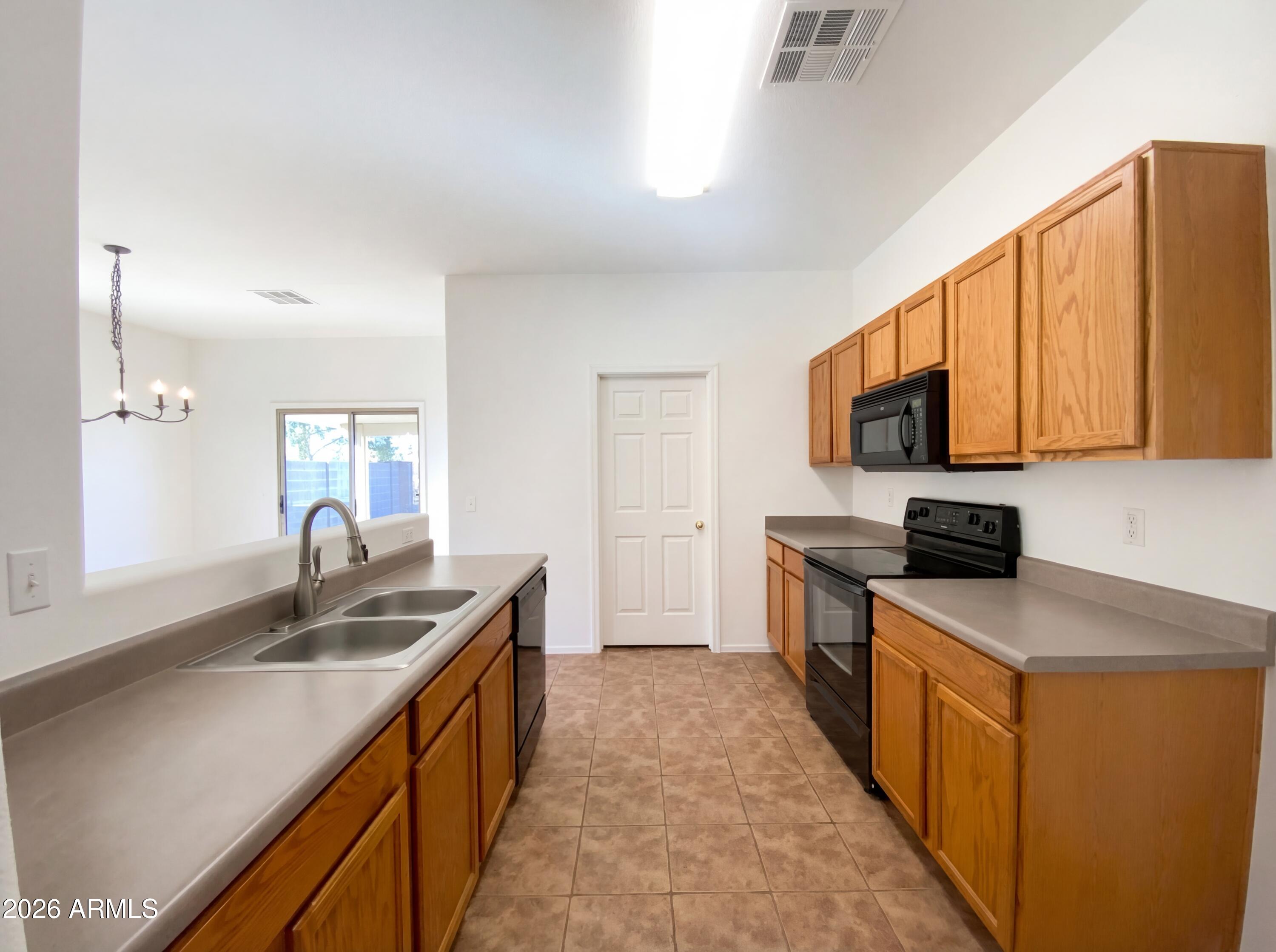 5882 E SUNRISE Circle