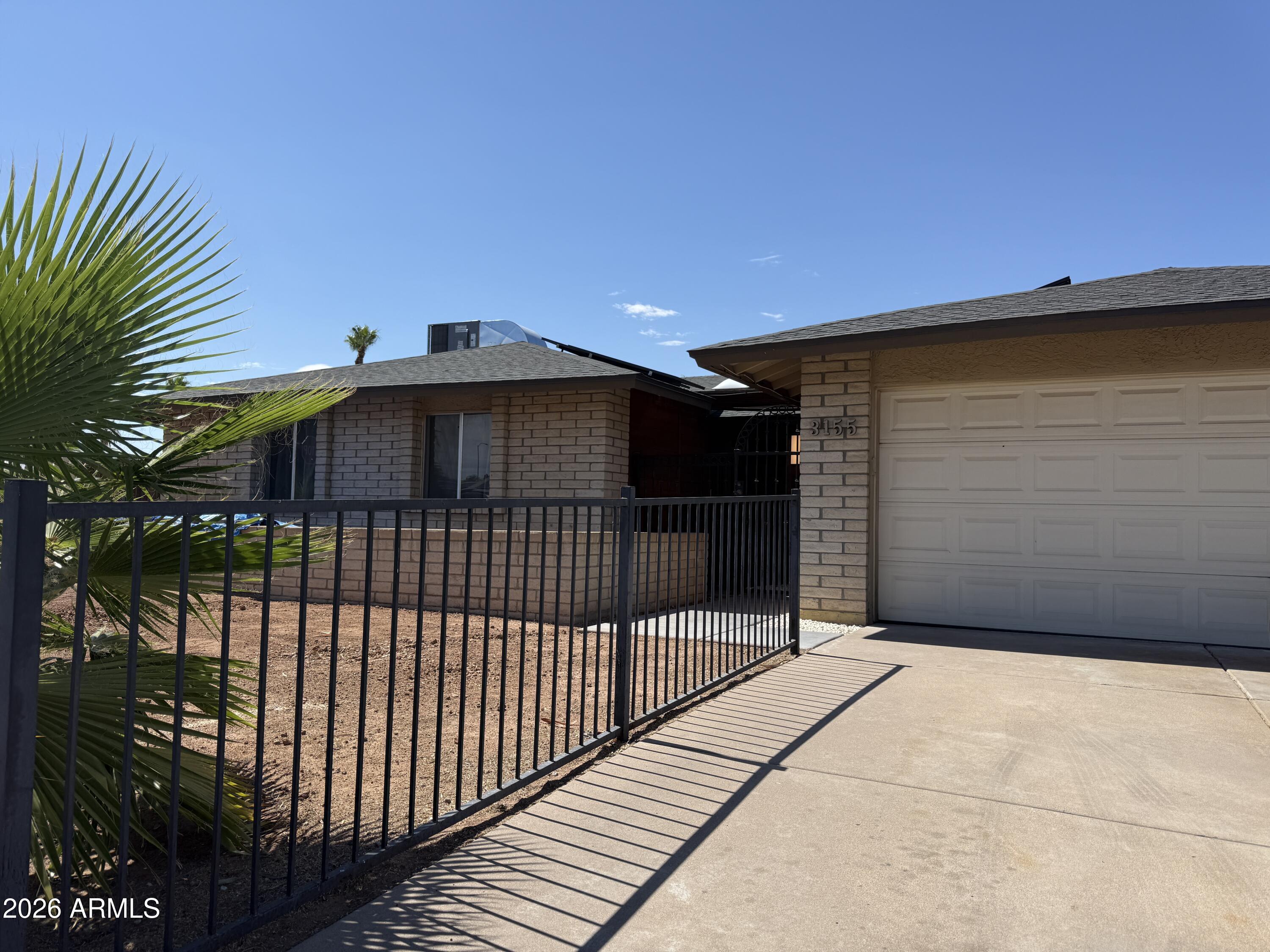 3155 E El Moro Avenue
