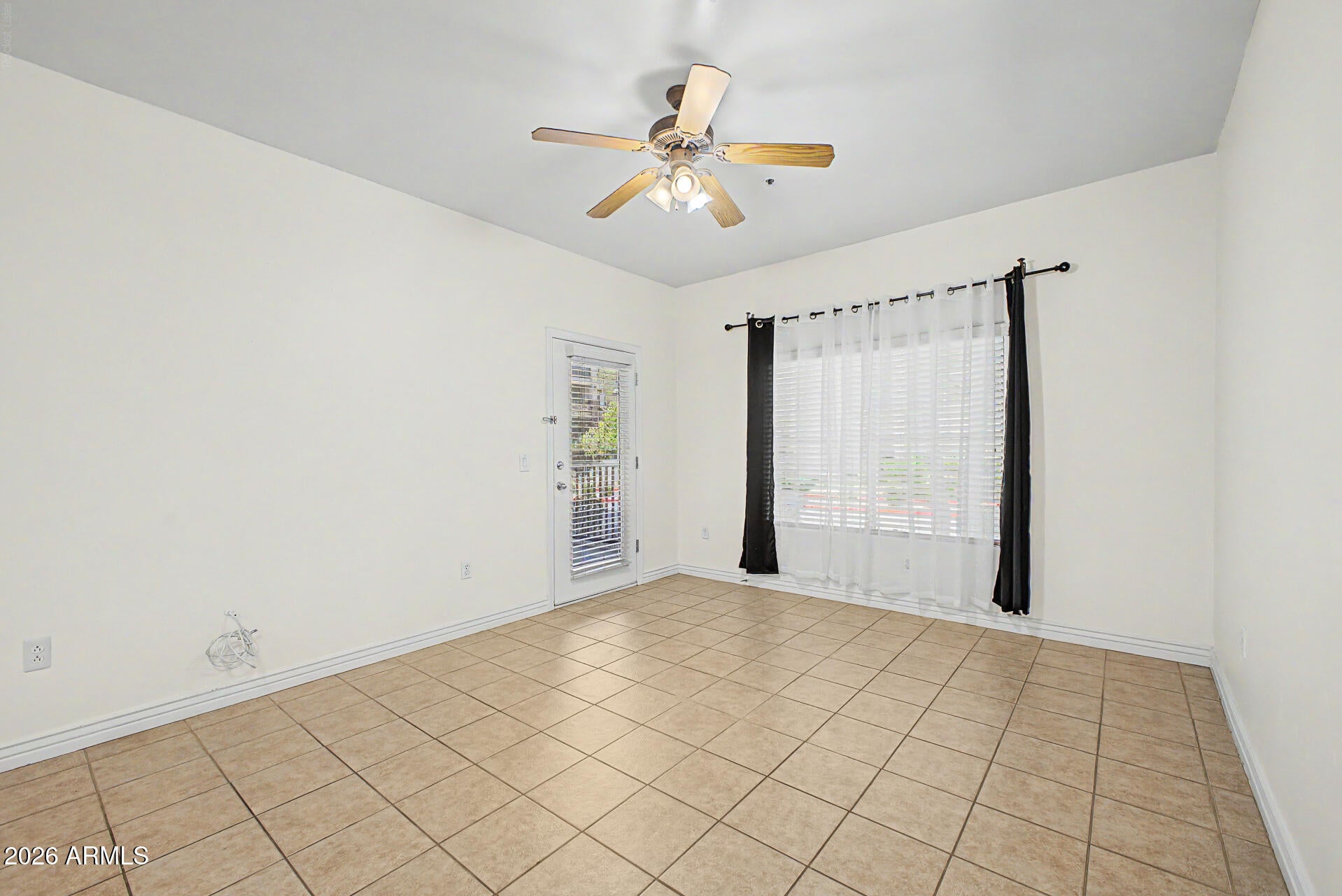 5450 E DEER VALLEY Drive 1223