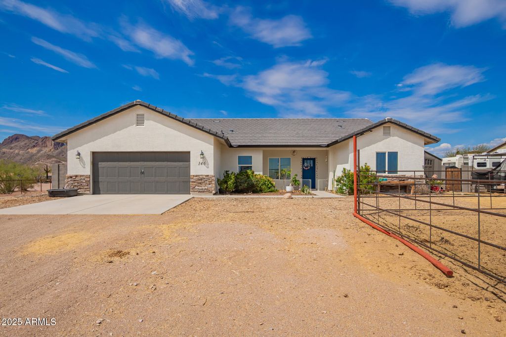 Photo of 146 E Whiteley Street, Apache Junction, AZ 85119 (MLS # 6912848)
