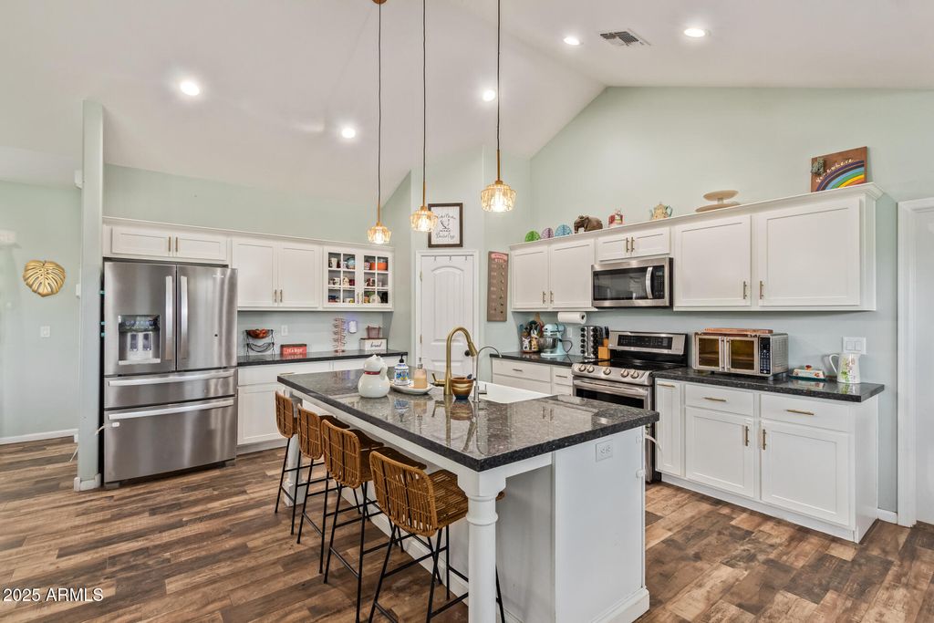 Photo of 146 E Whiteley Street, Apache Junction, AZ 85119 (MLS # 6912848)