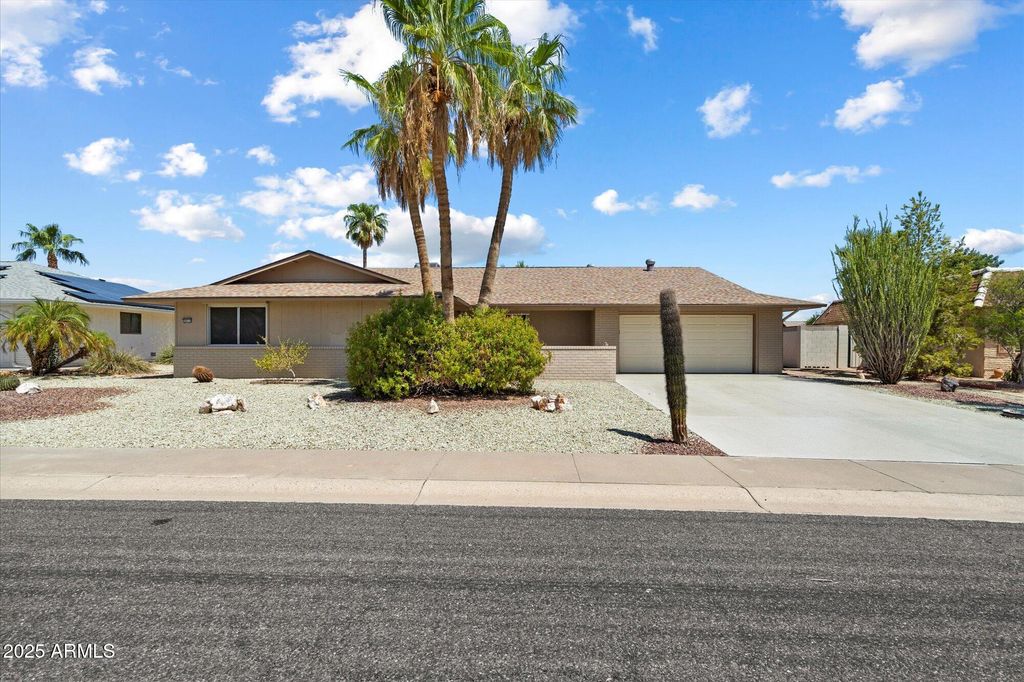 Photo of 20215 N 126th Avenue, Sun City West, AZ 85375 (MLS # 6912389)