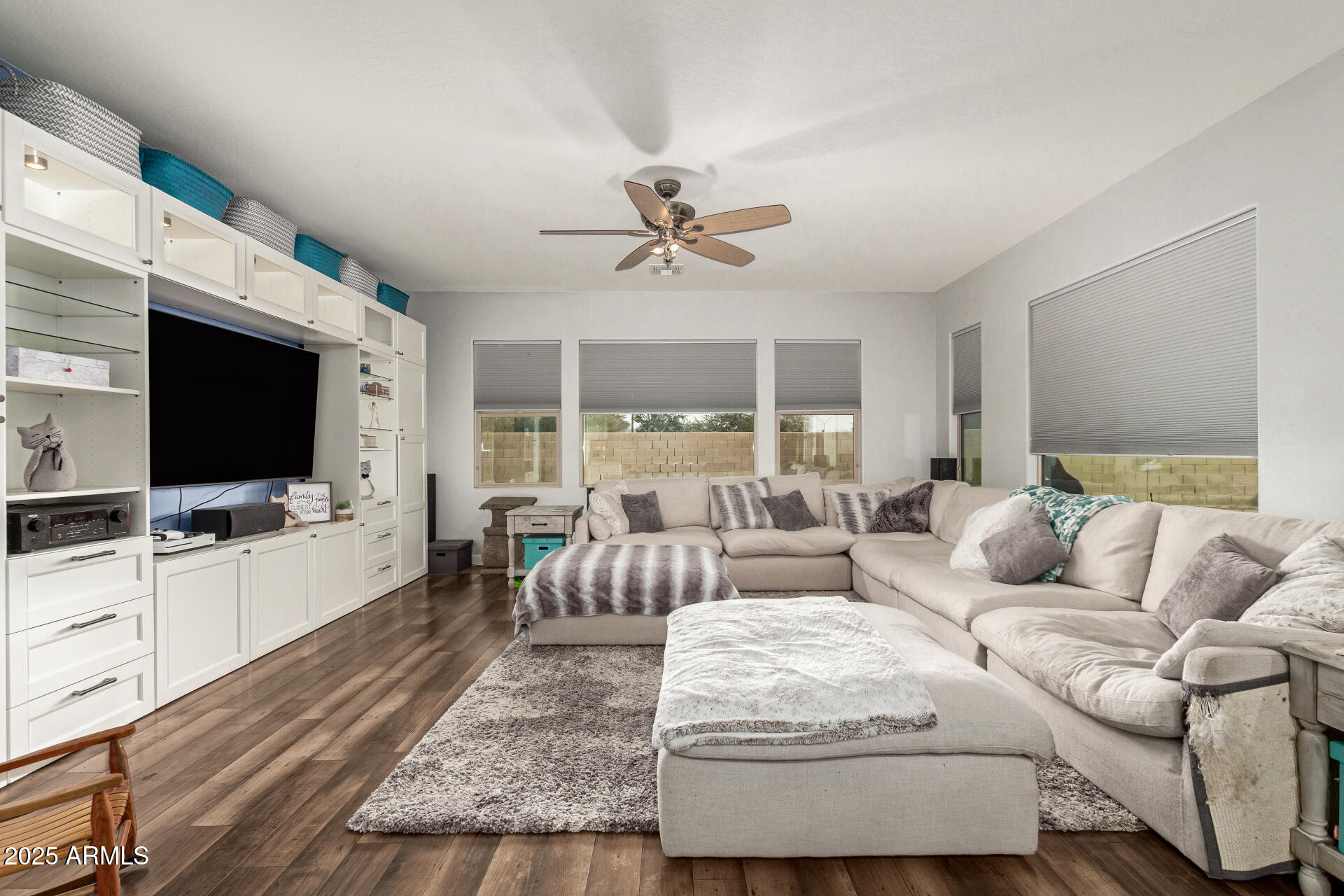 19544 W LINCOLN Street