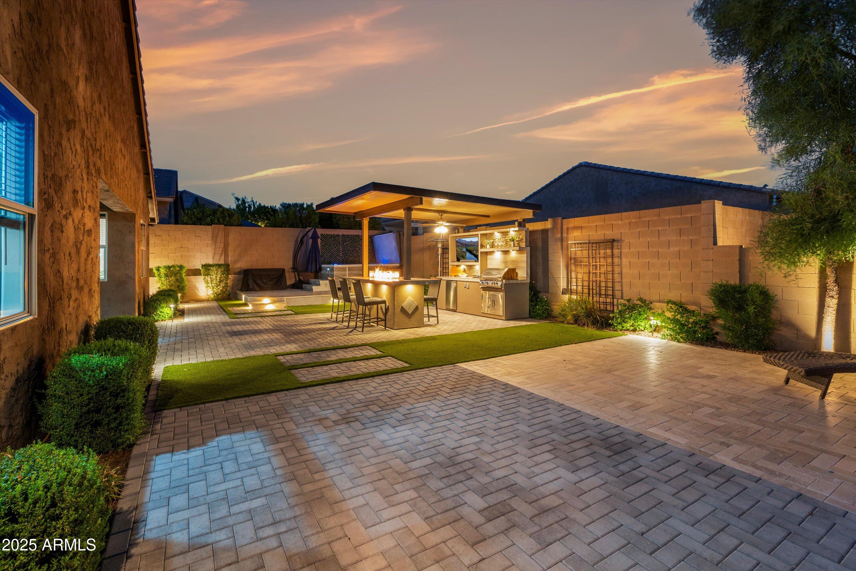 3033 W NIGHT OWL Lane