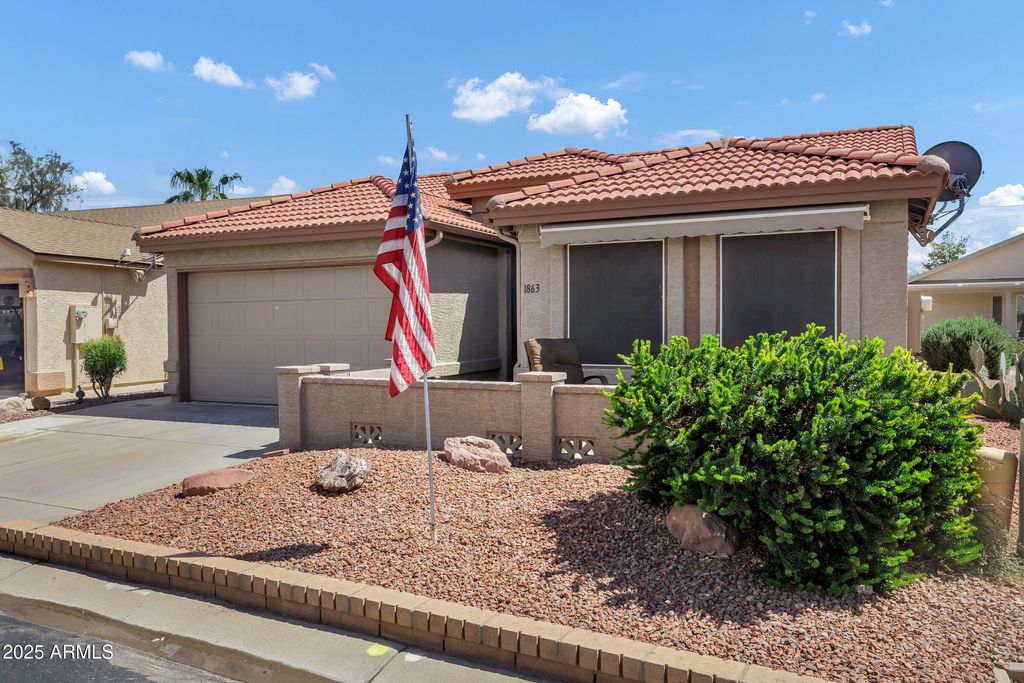 Photo of 1863 E Buena Vista Drive, Chandler, AZ 85249 (MLS # 6918841)