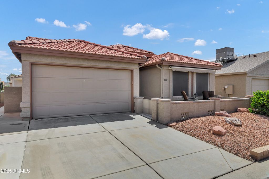 Photo of 1863 E Buena Vista Drive, Chandler, AZ 85249 (MLS # 6918841)