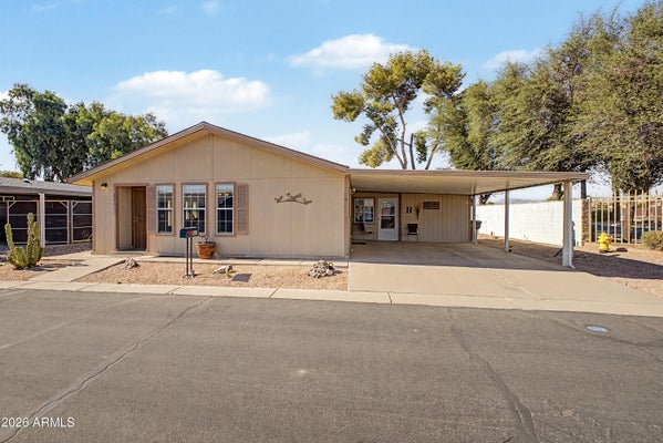 886 E EAGLE DR, SAN TAN VALLEY, AZ 85140 - Image 0bb9965a88eaa3bec31e1086f84b5f48/1255953384