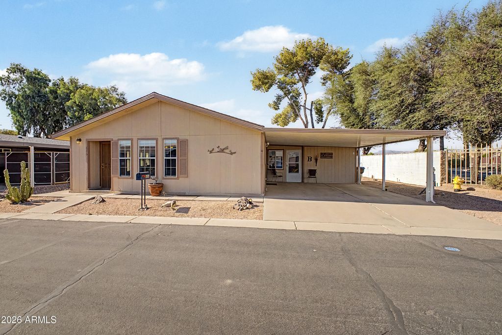 Photo of 886 E Eagle Drive, San Tan Valley, AZ 85140 (MLS # 7030319)
