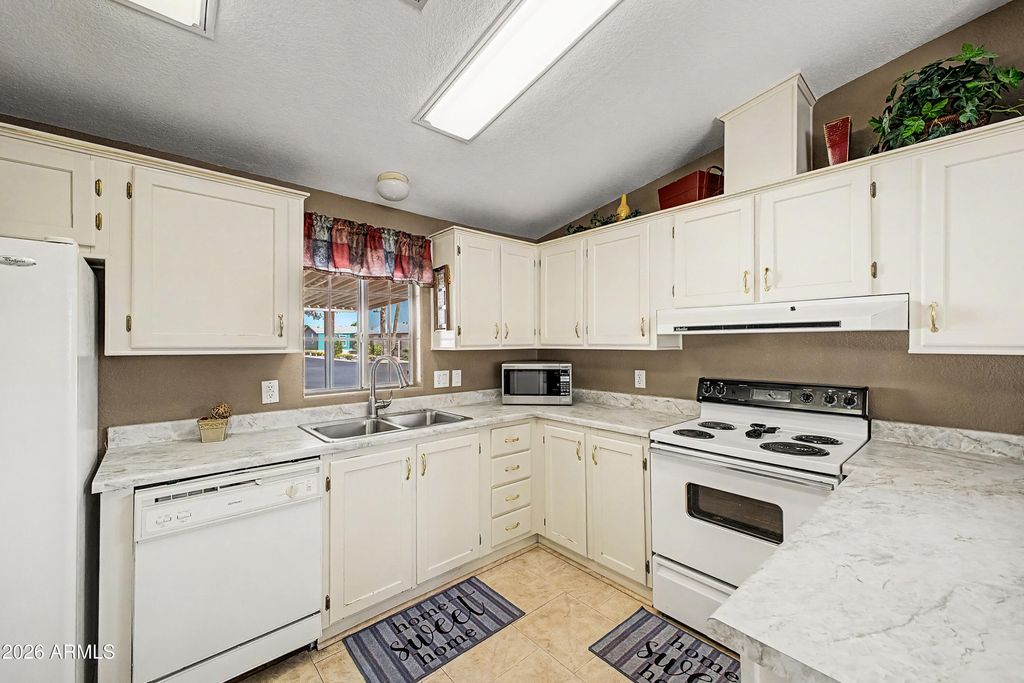 Photo of 886 E Eagle Drive, San Tan Valley, AZ 85140 (MLS # 7030319)