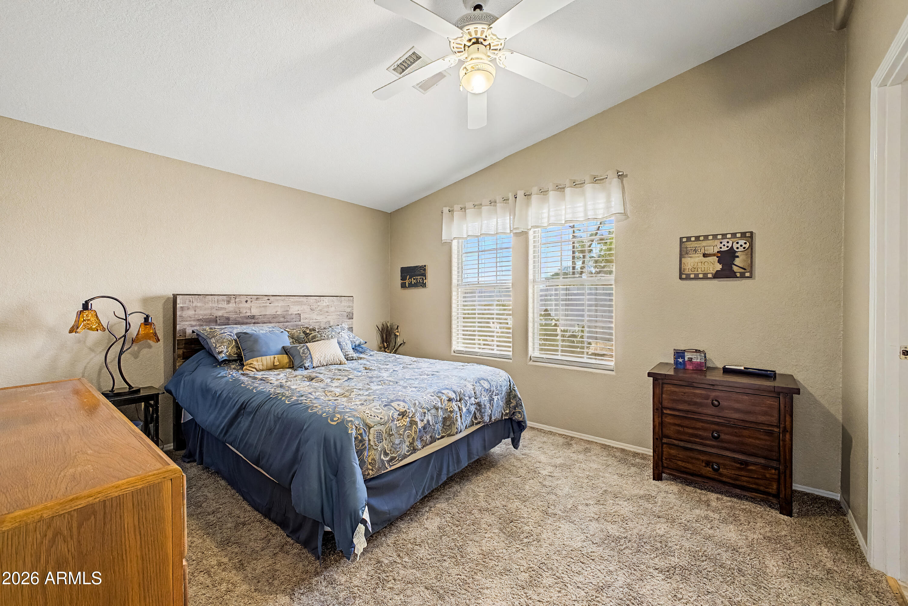 886 E Eagle Drive