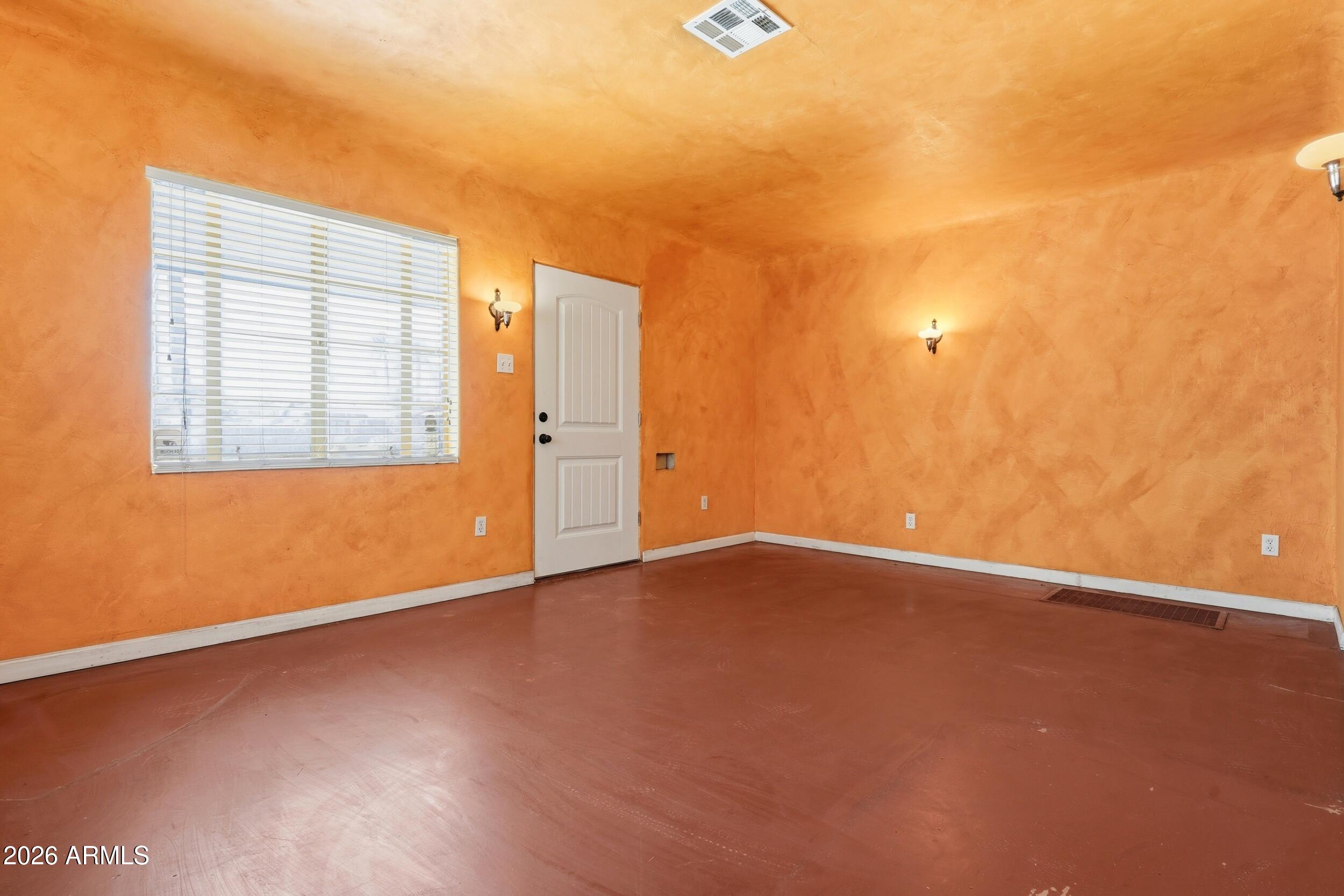 1314 E PALM Lane