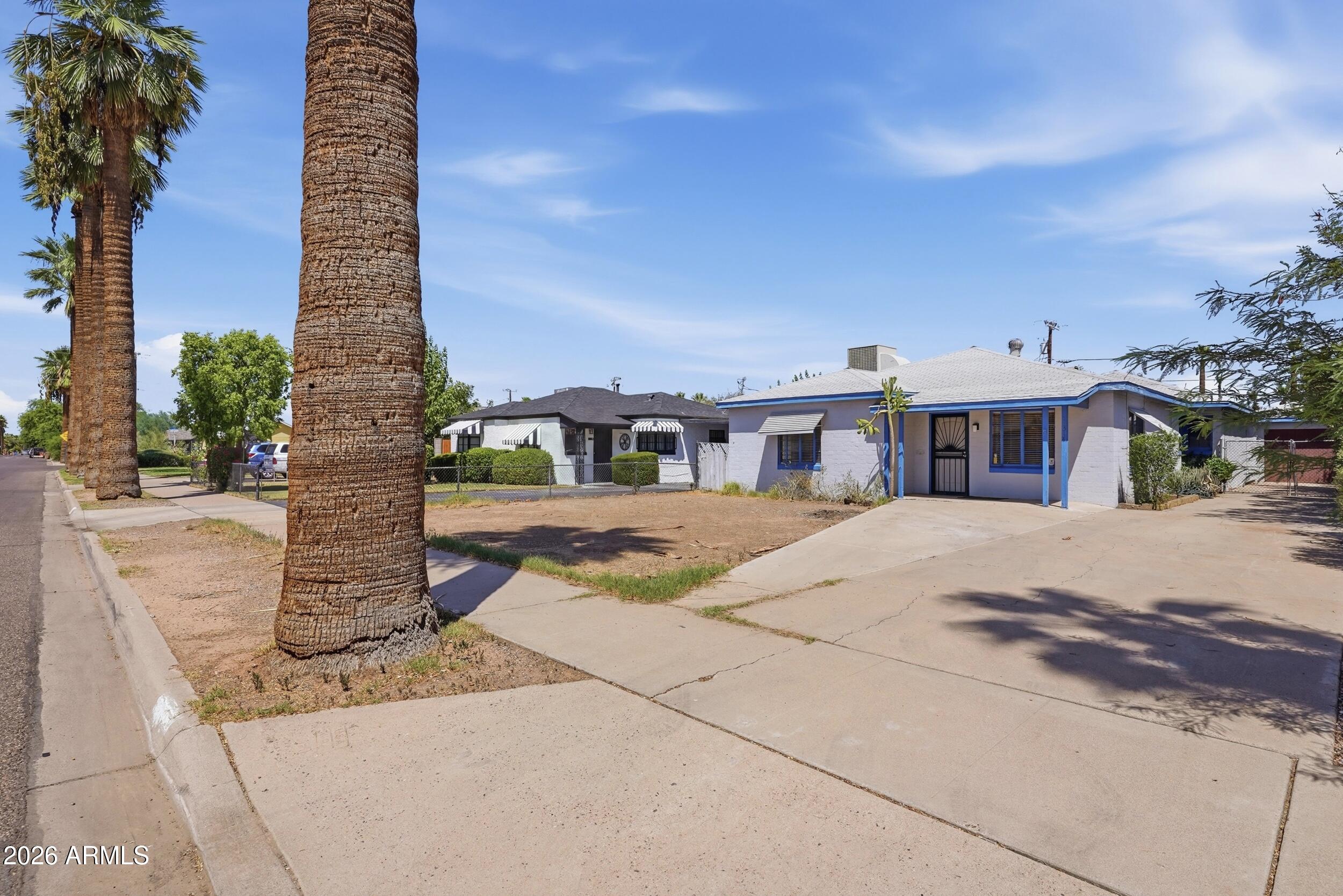 1314 E PALM Lane