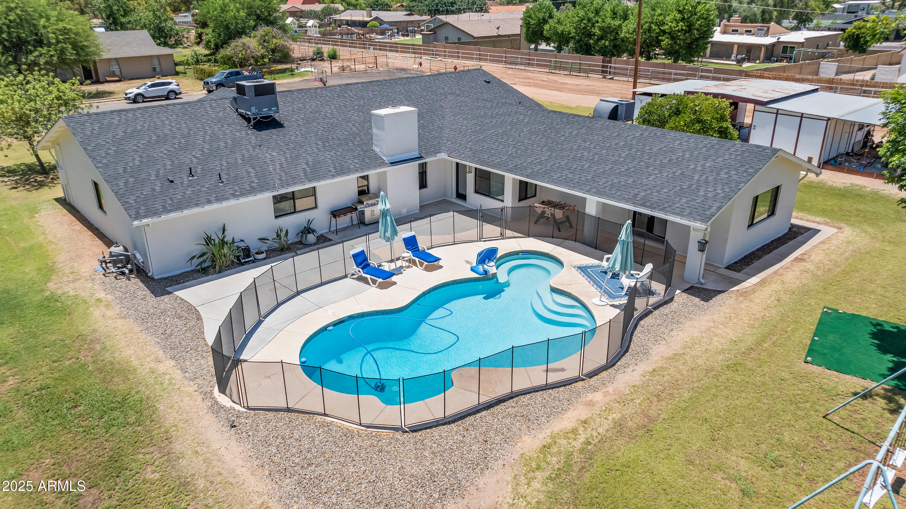 802 E HARWELL Road