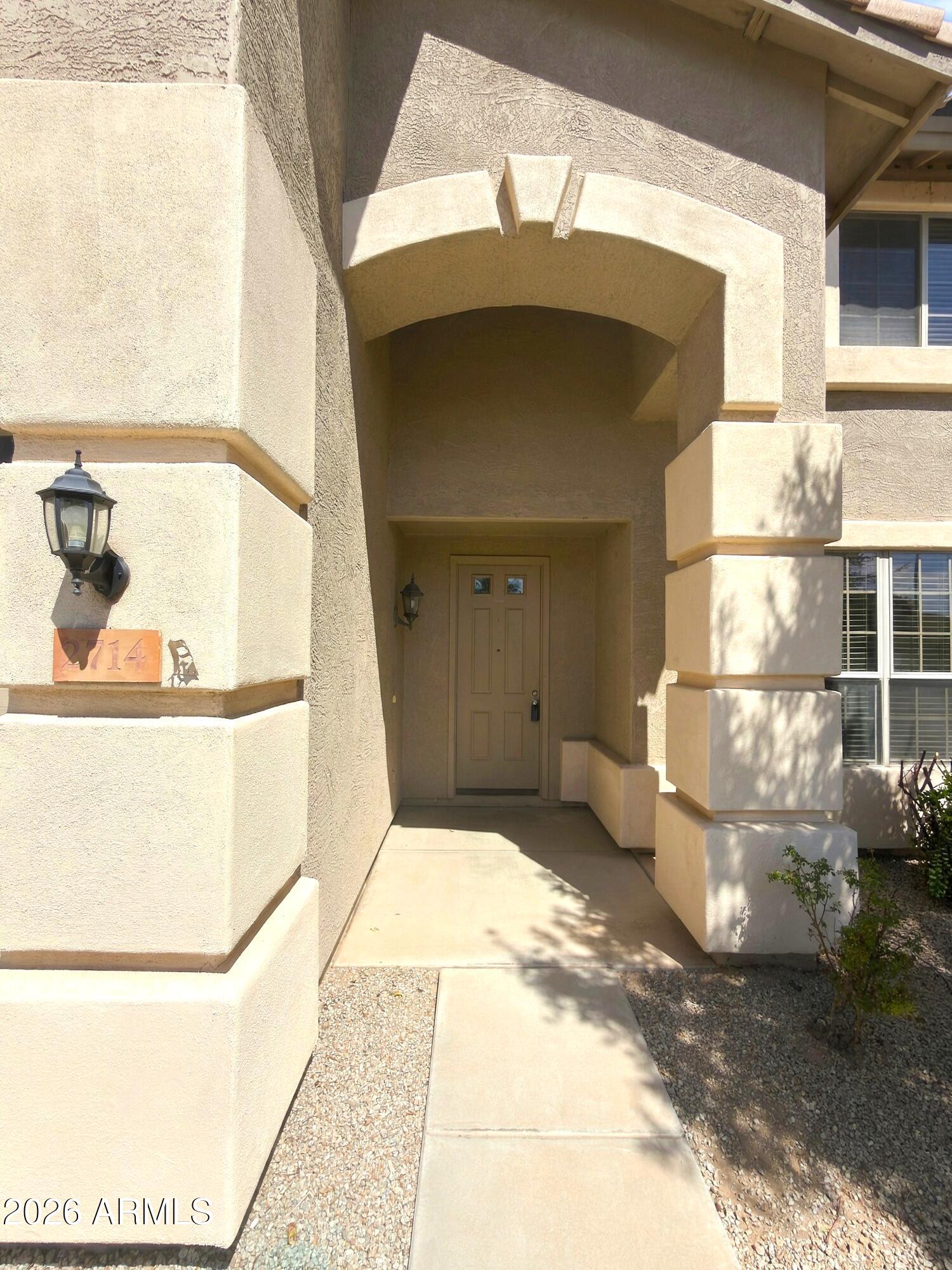 2714 E BIRCHWOOD Place