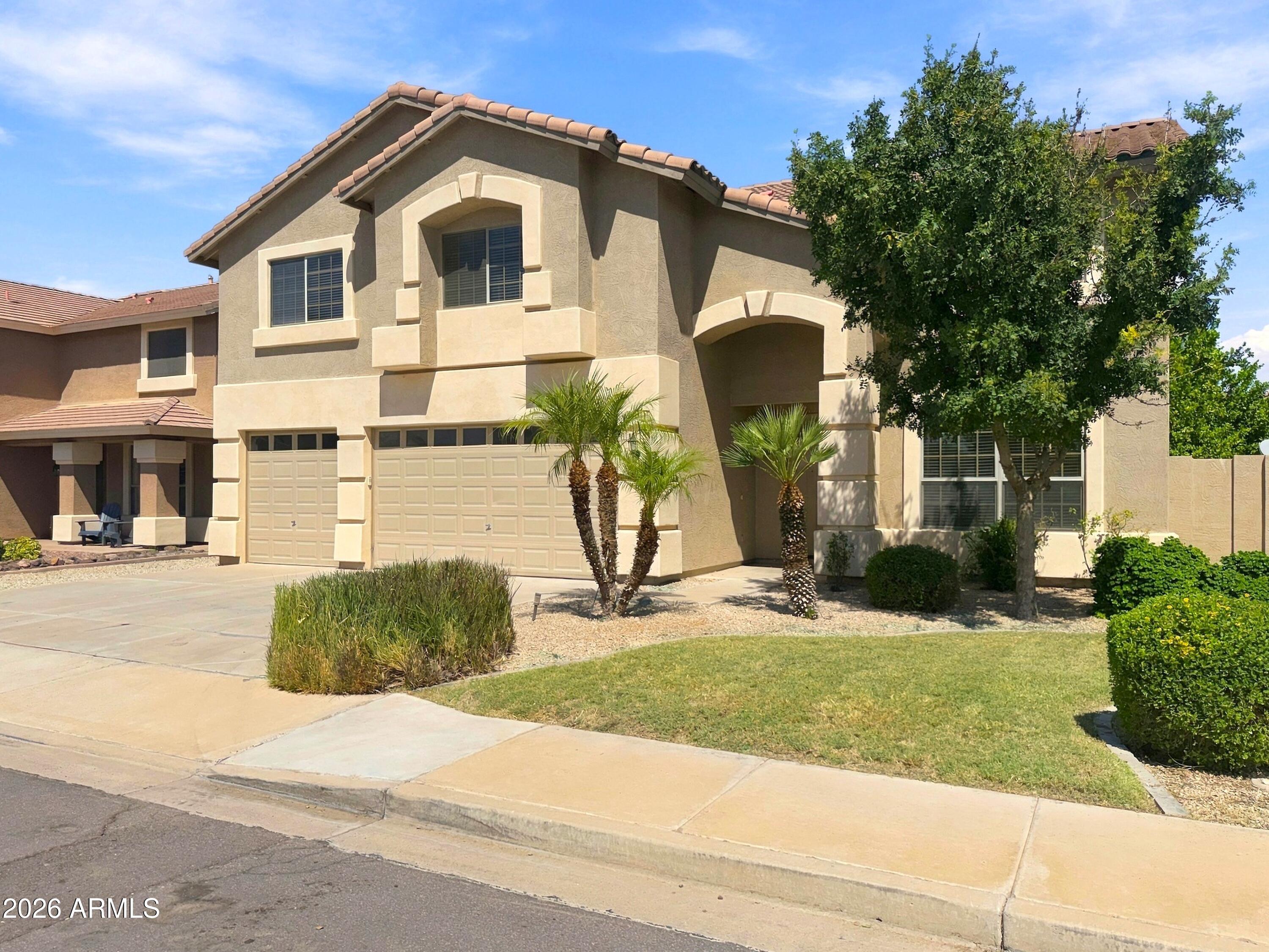 2714 E BIRCHWOOD Place