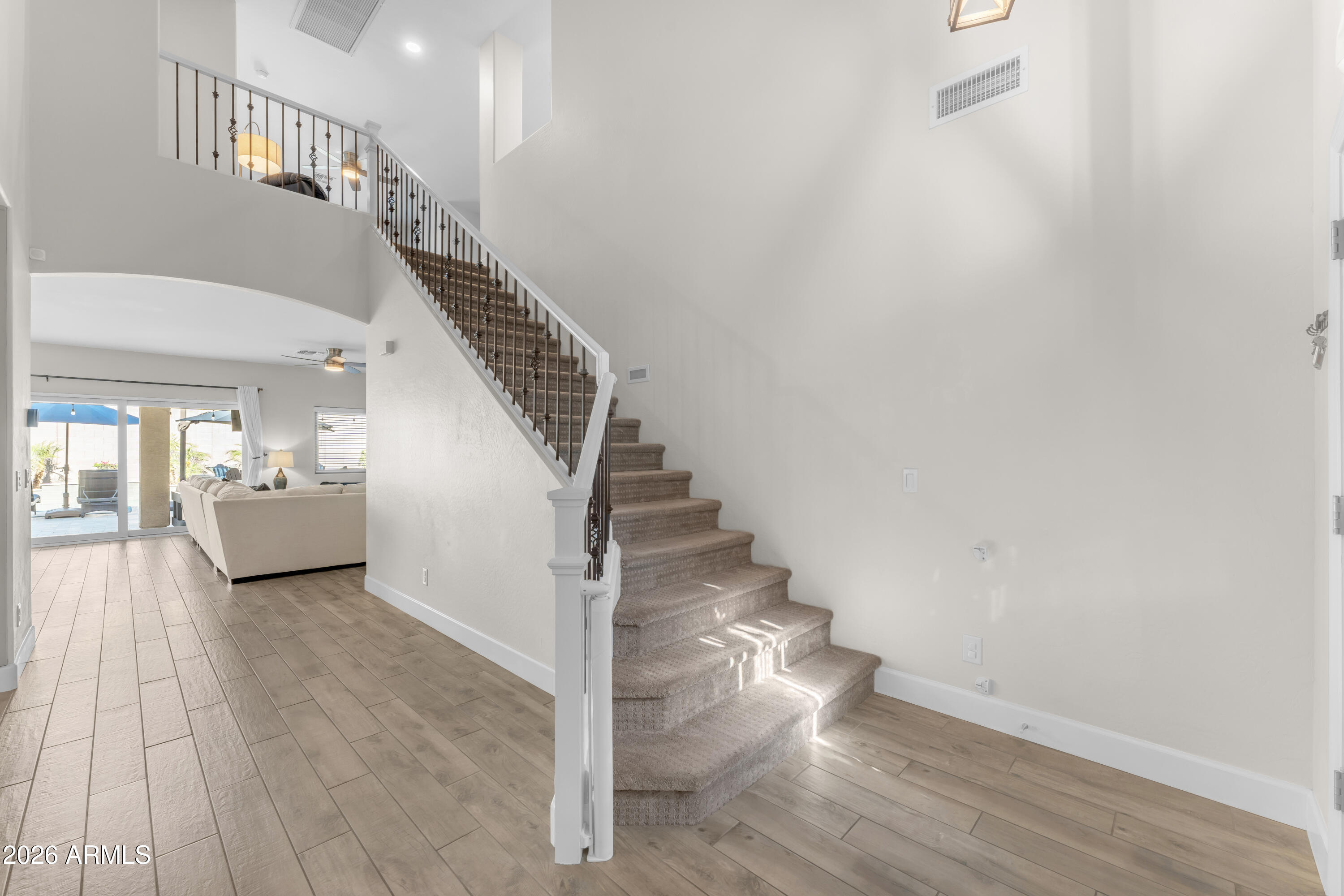 2522 E MINE CREEK Road