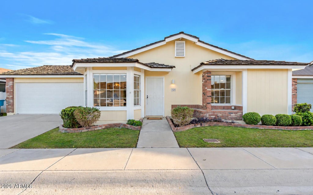 Photo of 325 E Anderson Avenue, Phoenix, AZ 85022 (MLS # 7095646)