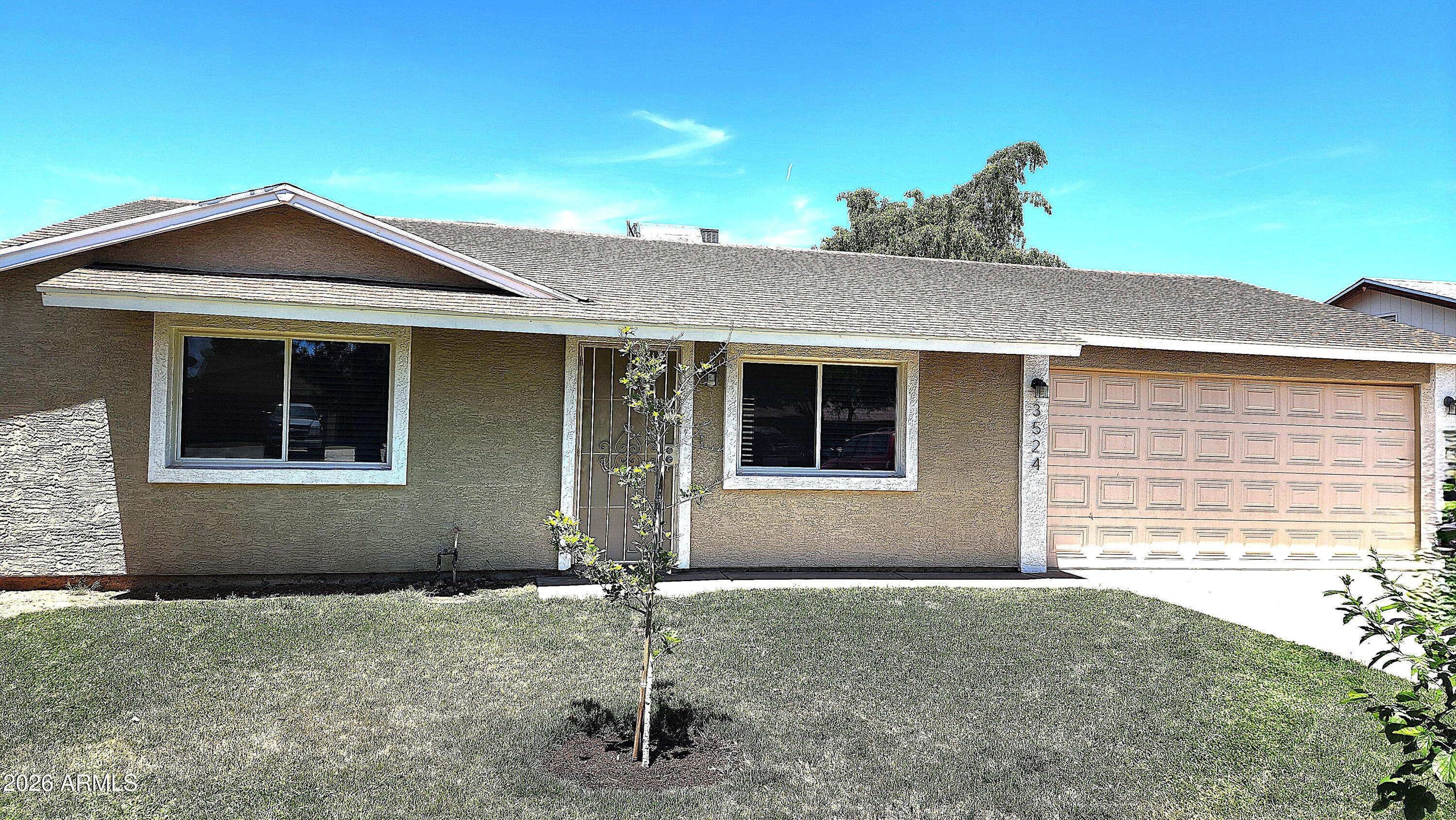 3524 E WINCHCOMB Drive