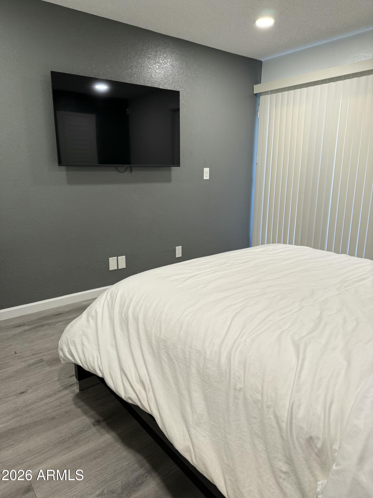 1820 E MORTEN Avenue 106