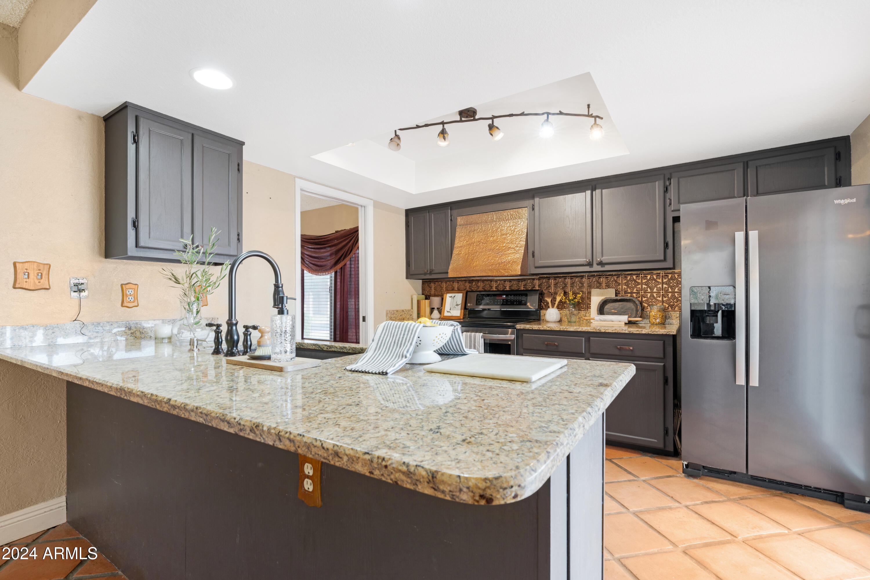 5203 E SAGUARO Circle