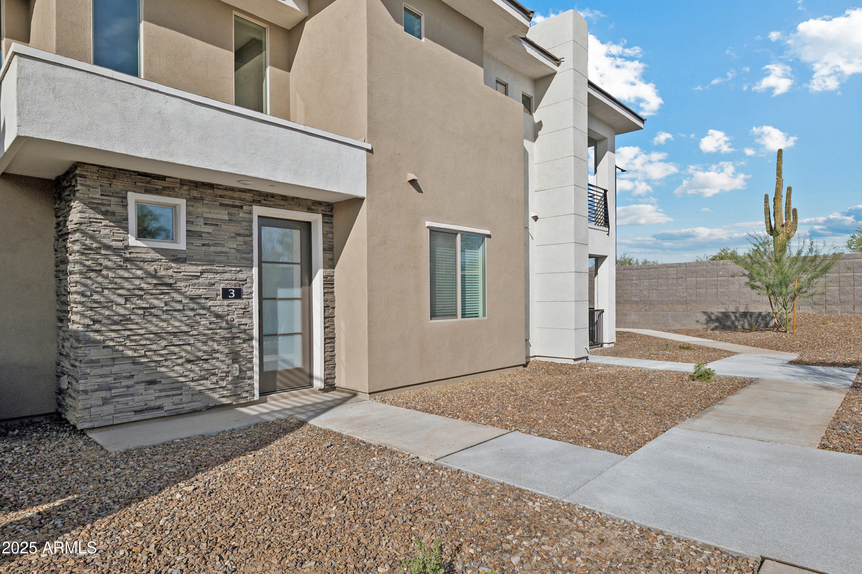 2121 W Sonoran Desert Drive 3