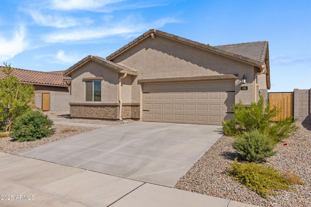 Photo of 594 W Crowned Dove Trail, Casa Grande, AZ 85122 (MLS # 6915235)
