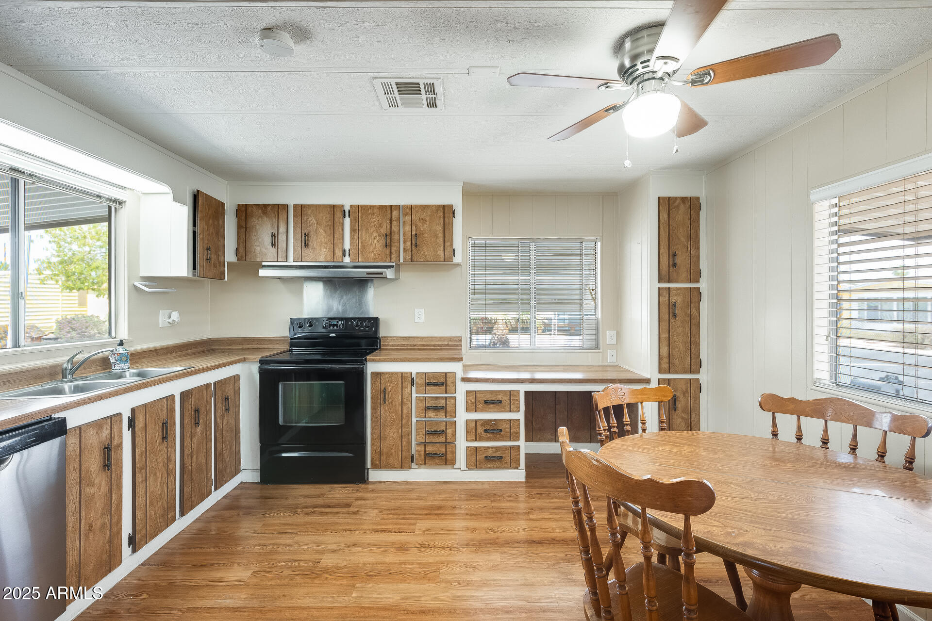 205 S HIGLEY Road 293