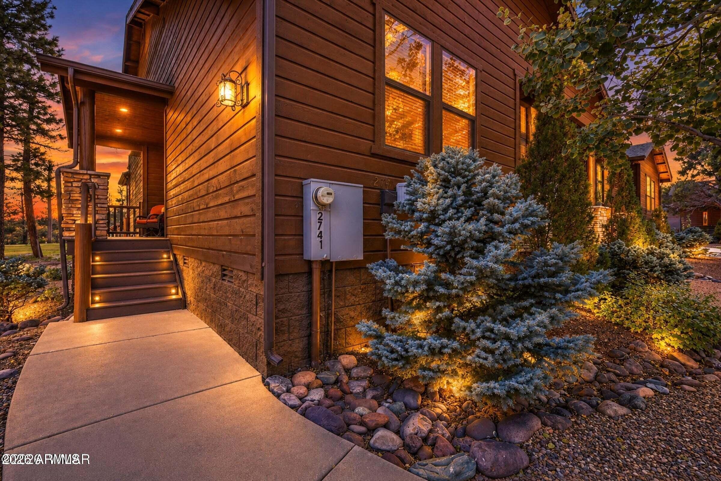 2741 W VILLA Loop