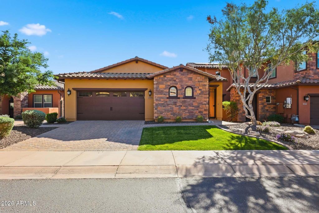 Photo of 12071 W Red Hawk Drive, Peoria, AZ 85383 (MLS # 6994235)