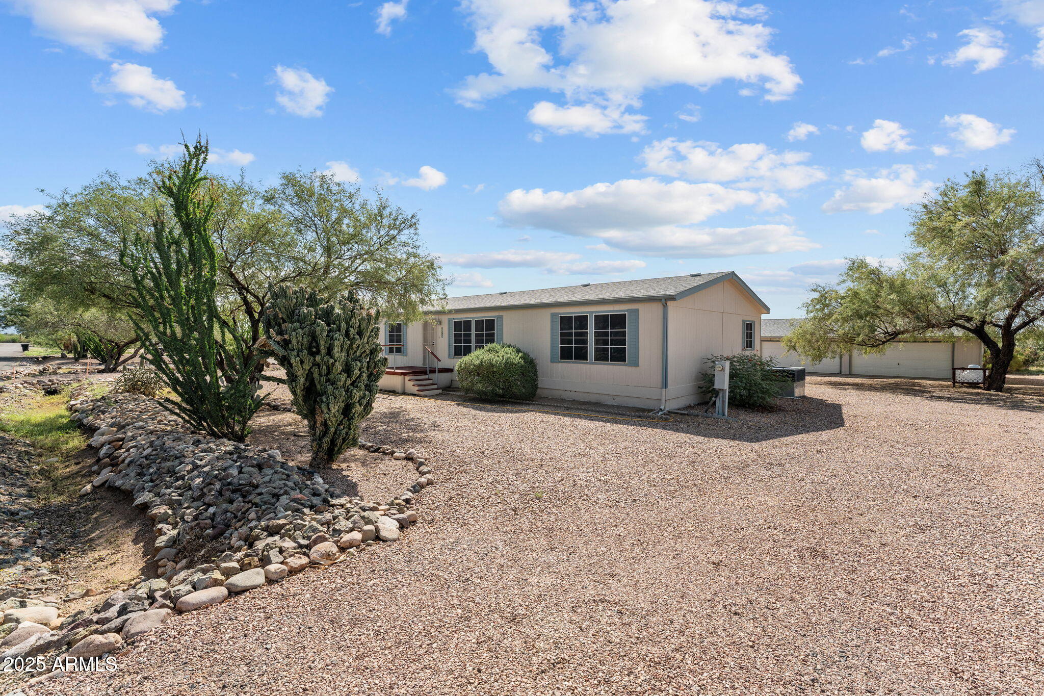 23723 W CANNON Drive