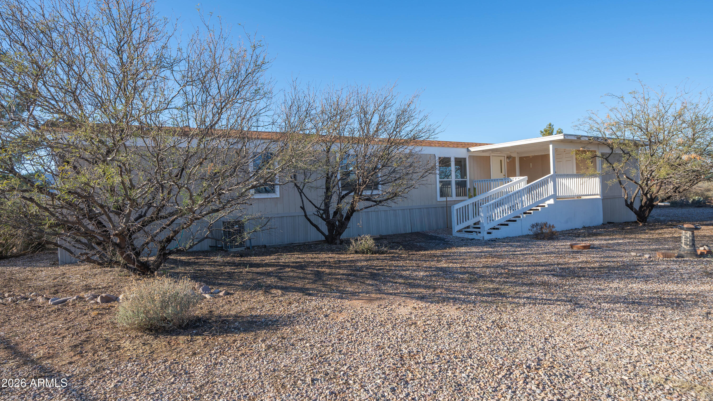 2400 N CALLE LIBRE --