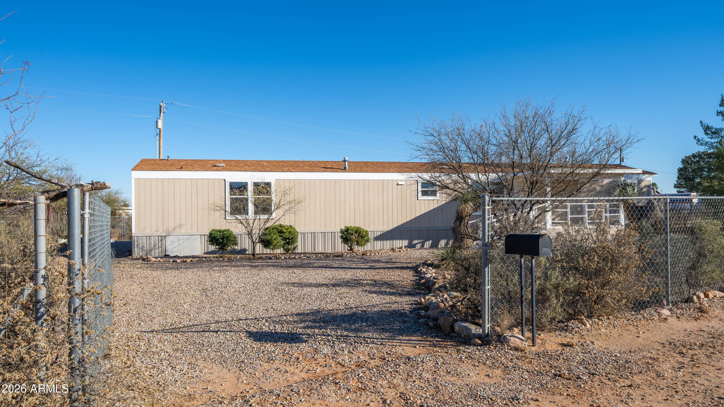 2400 N CALLE LIBRE --