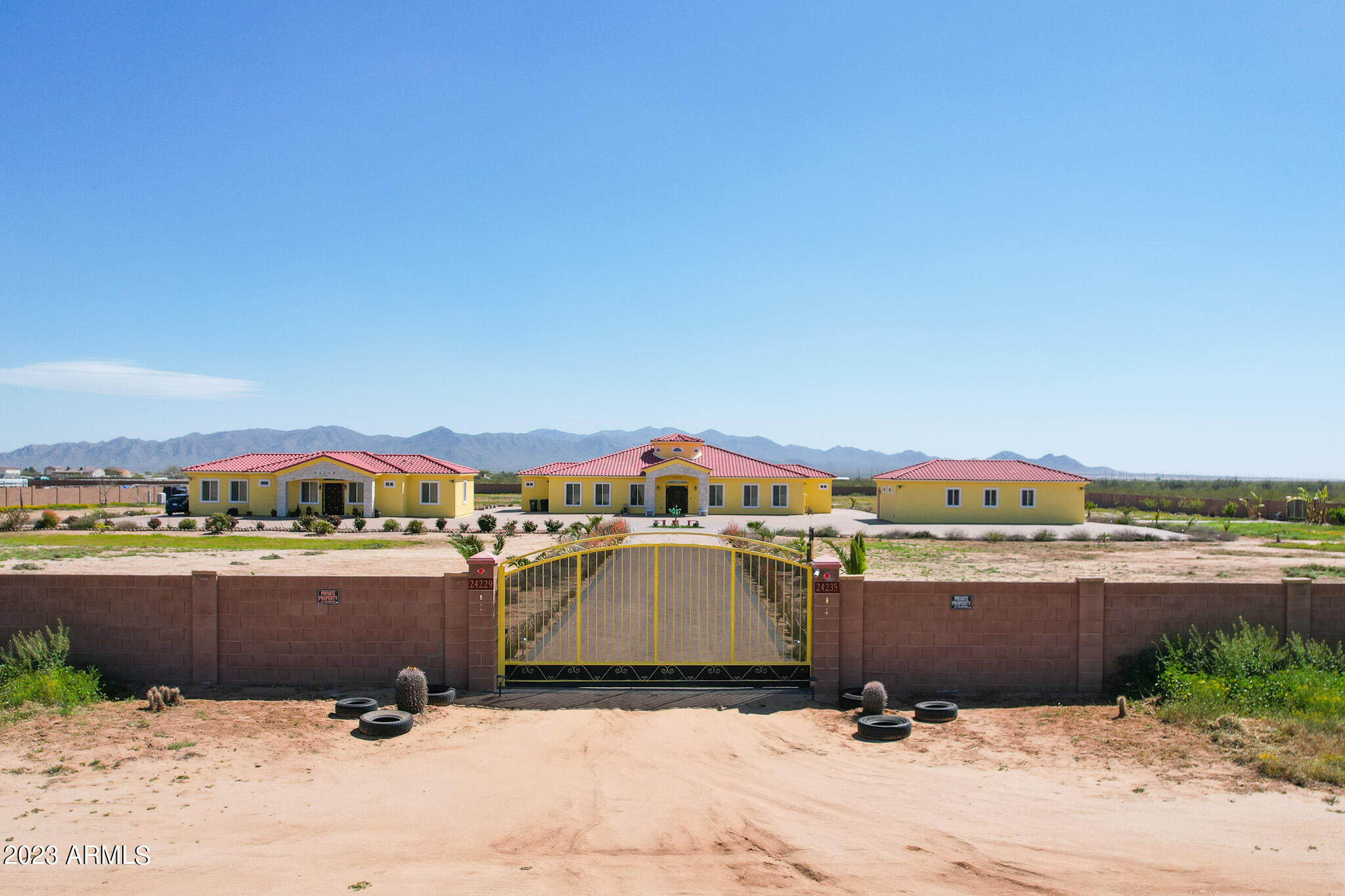 24235 W PINNACLE VISTA Lane
