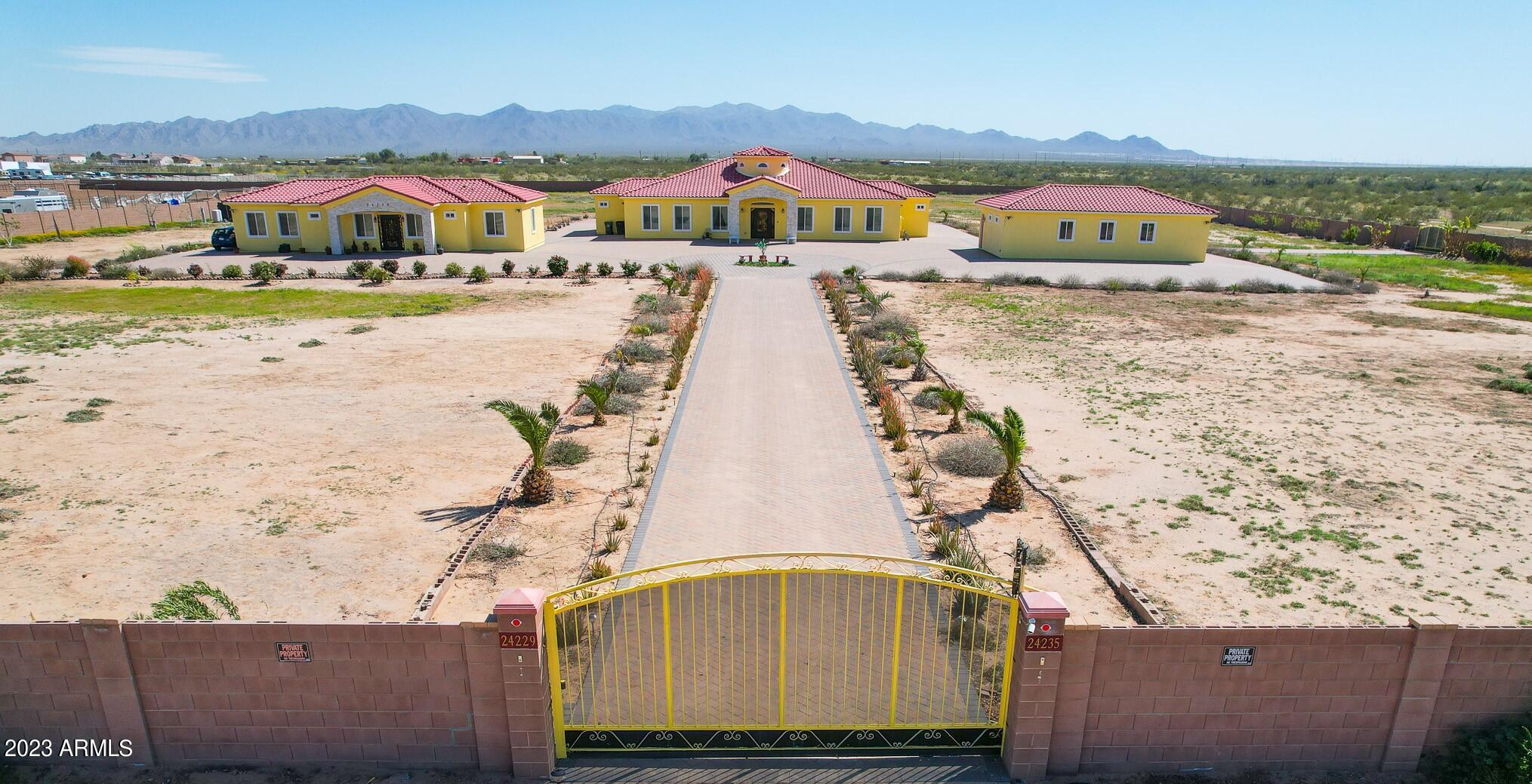 24235 W PINNACLE VISTA Lane