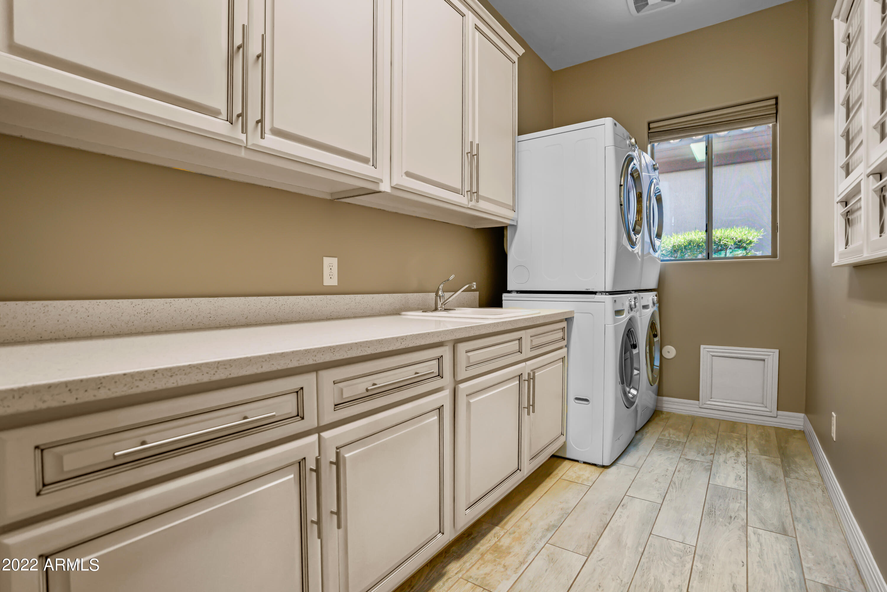 SAGUARO ESTATES - Residential