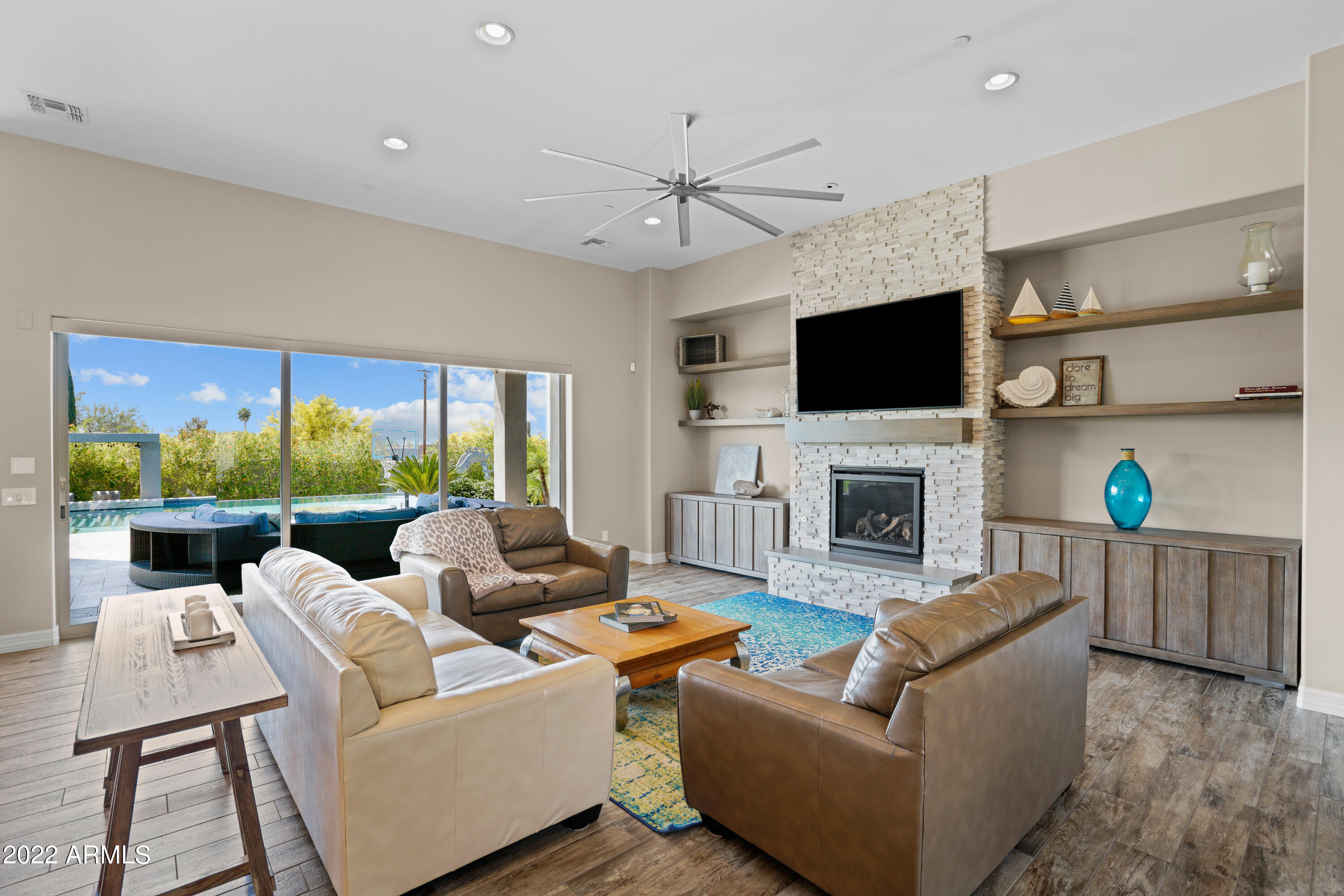 SAGUARO ESTATES - Residential