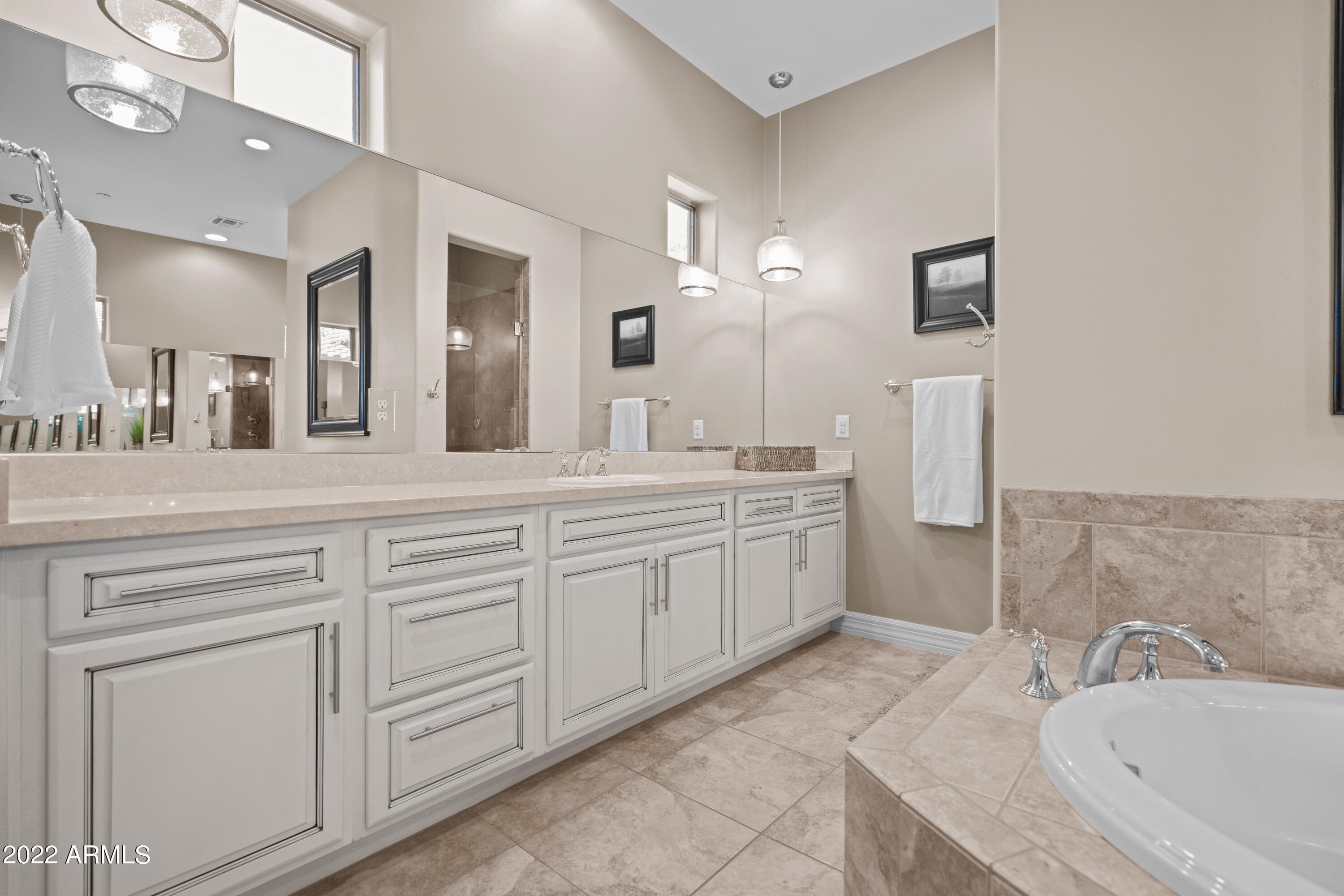 SAGUARO ESTATES - Residential