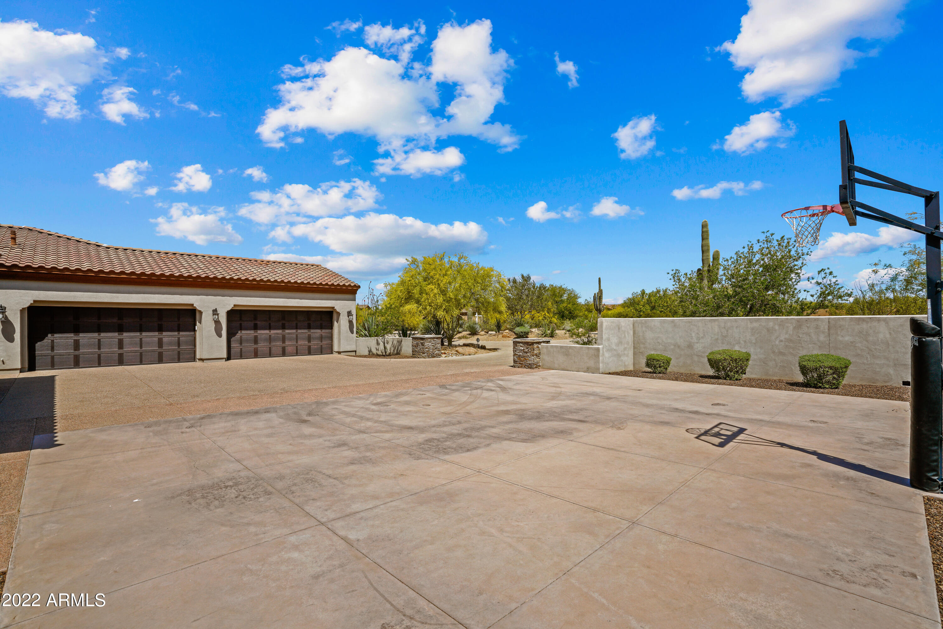 SAGUARO ESTATES - Residential