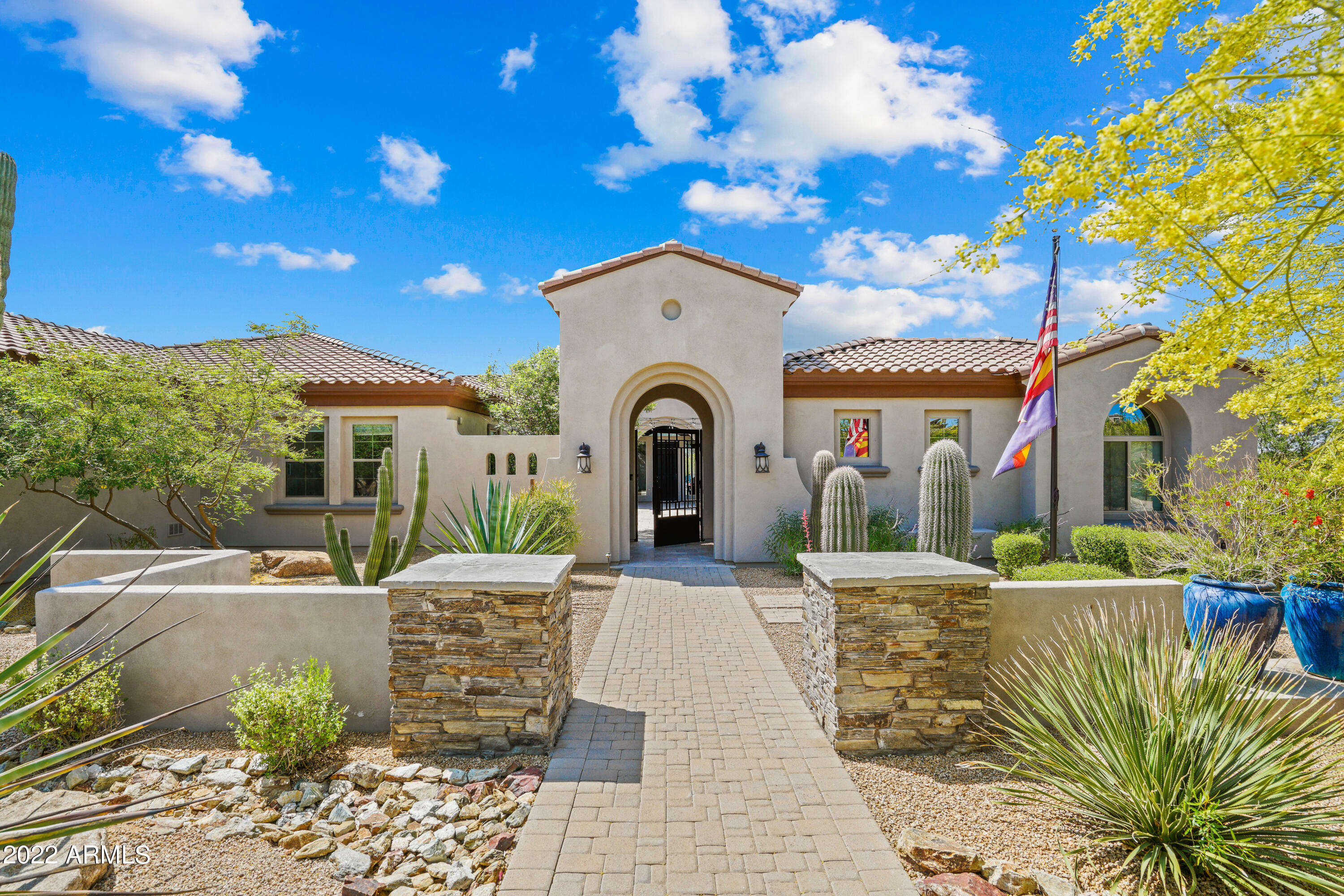SAGUARO ESTATES - Residential