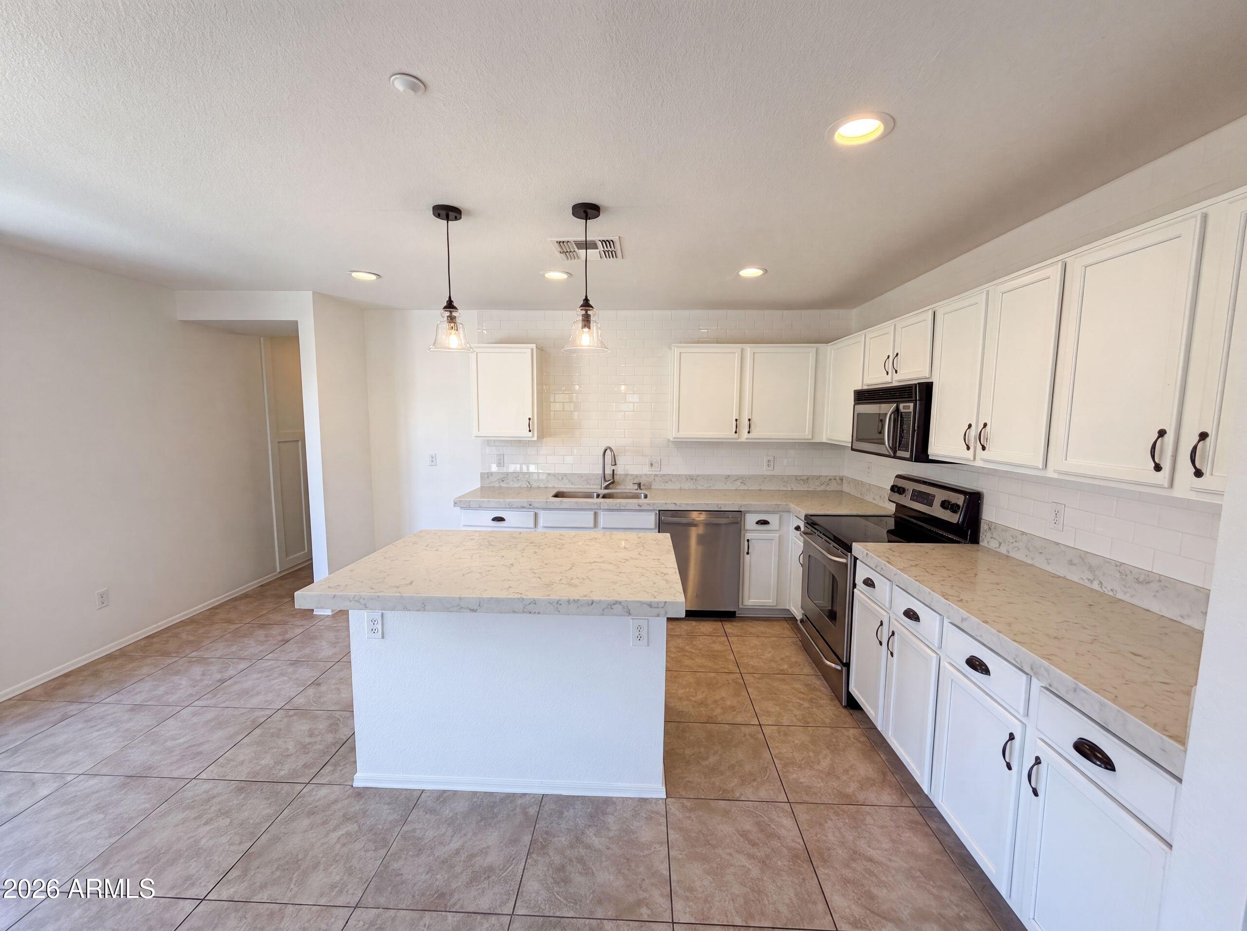 7500 E DEER VALLEY Road 8