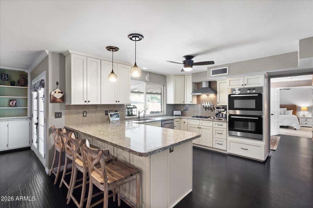 Photo of 974 W Moon Valley Drive, Phoenix, AZ 85023 (MLS # 7056424)