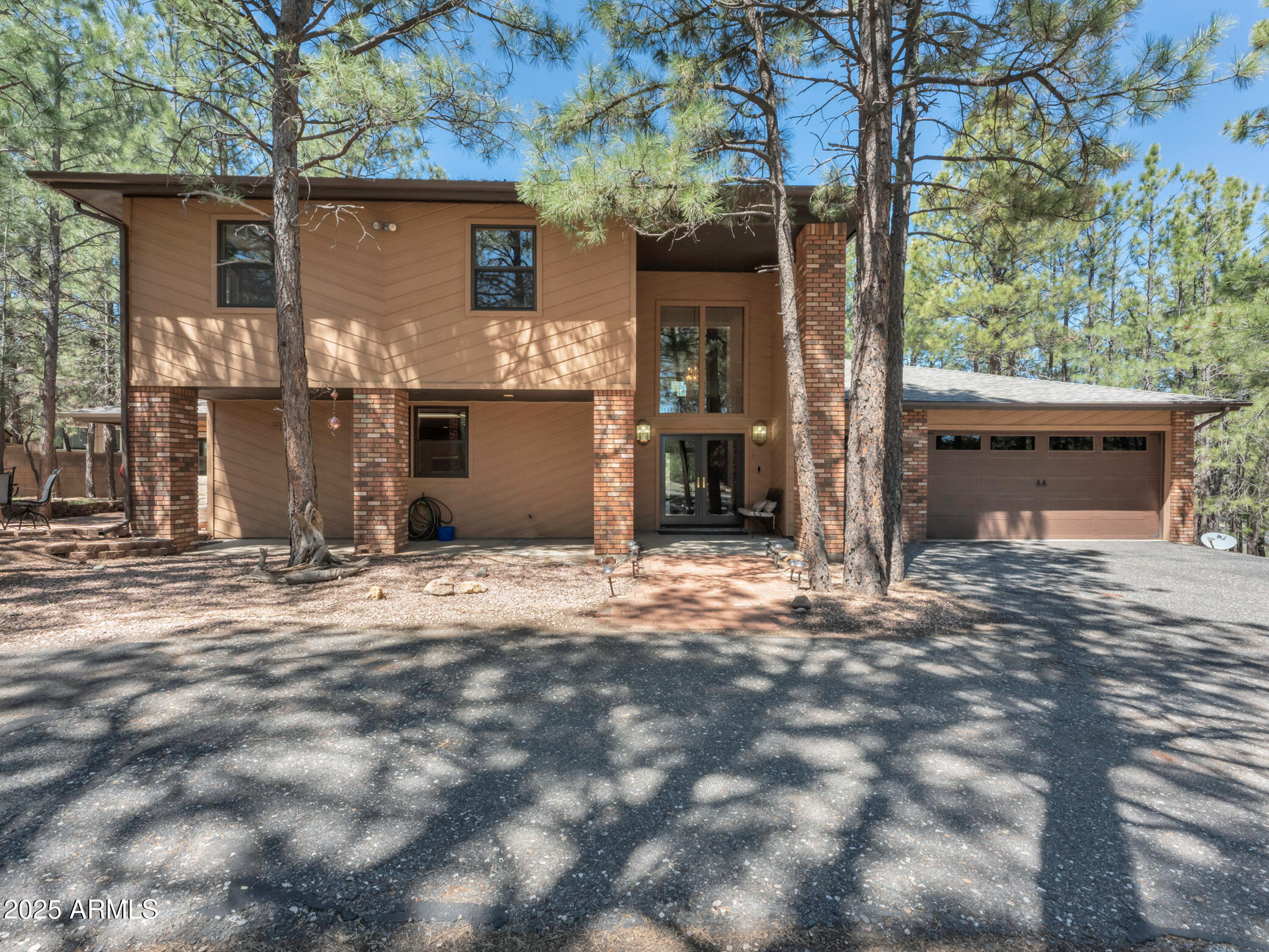 951 N SKY VIEW Street