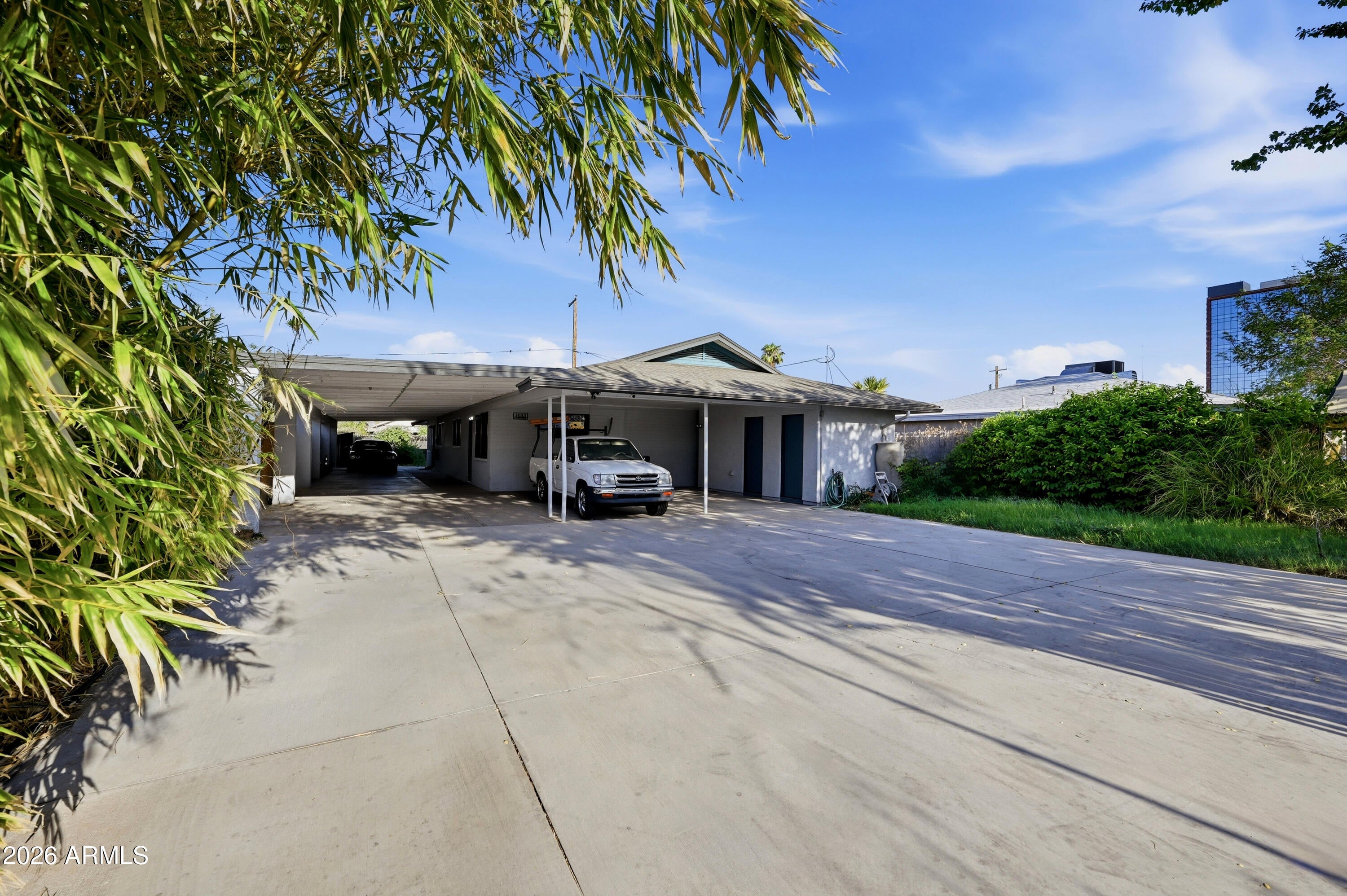 1033 N 25TH Street
