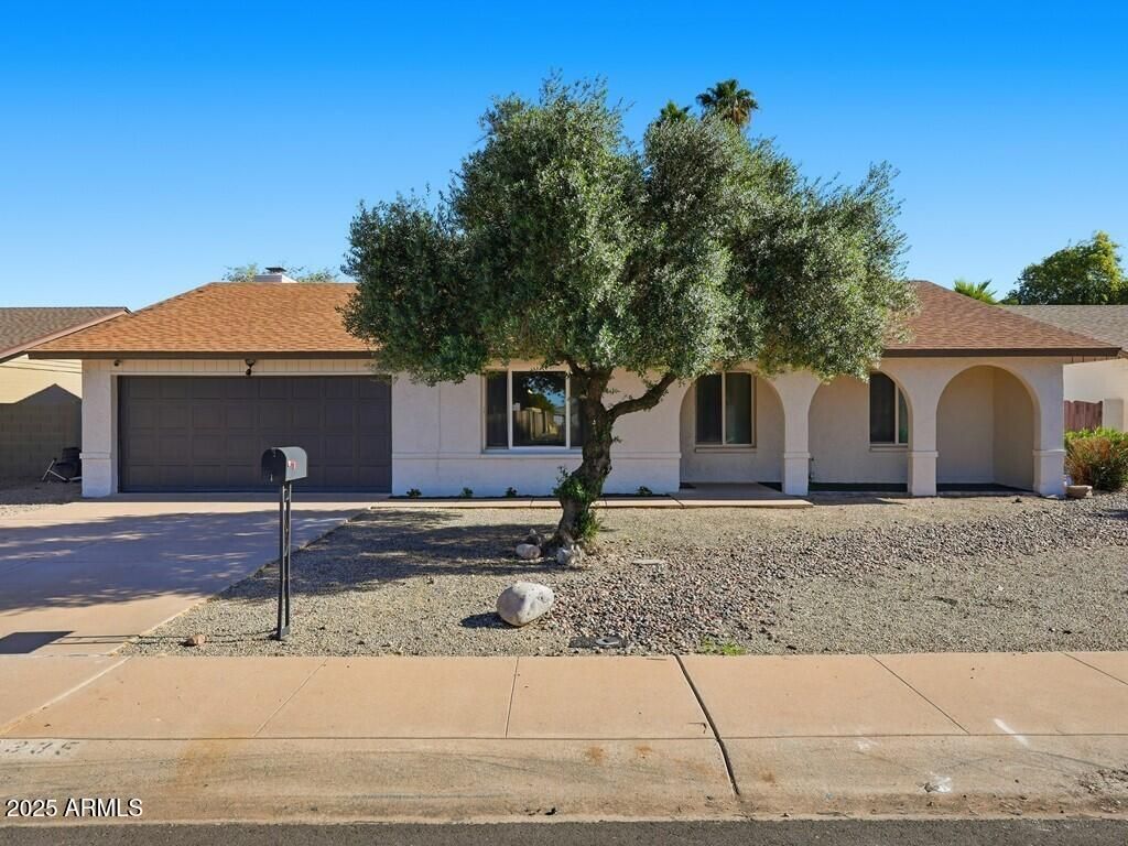 Photo of 5335 S Siesta Lane, Tempe, AZ 85283 (MLS # 6955617)