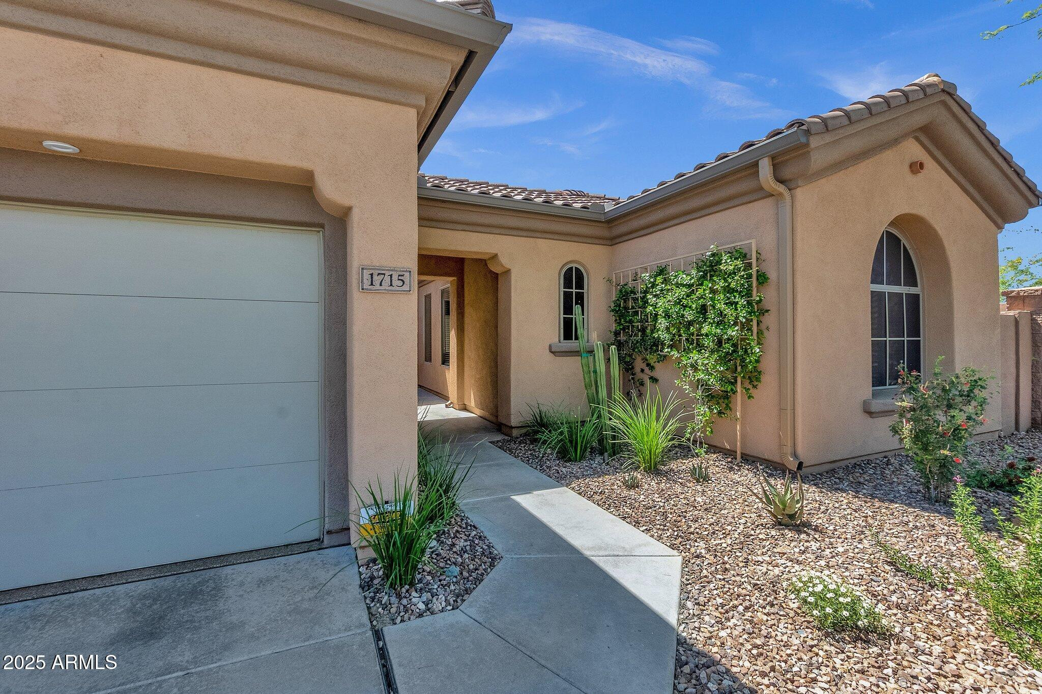 1715 W Ainsworth Drive